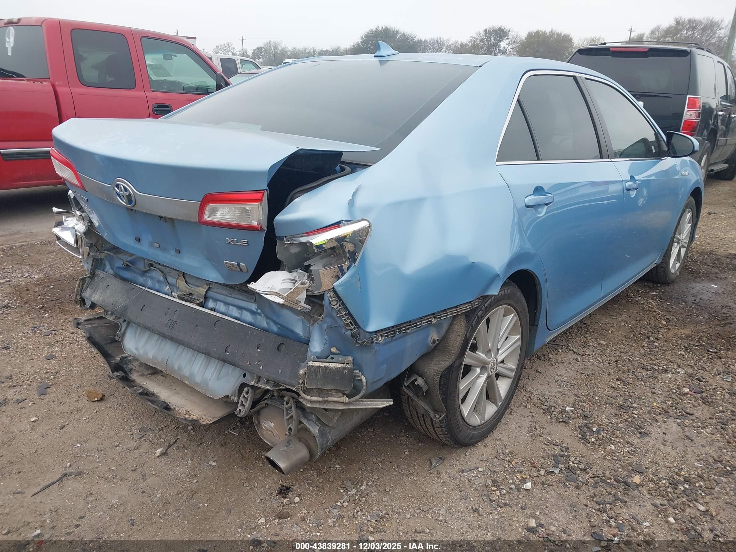 TOYOTA CAMRY image 4