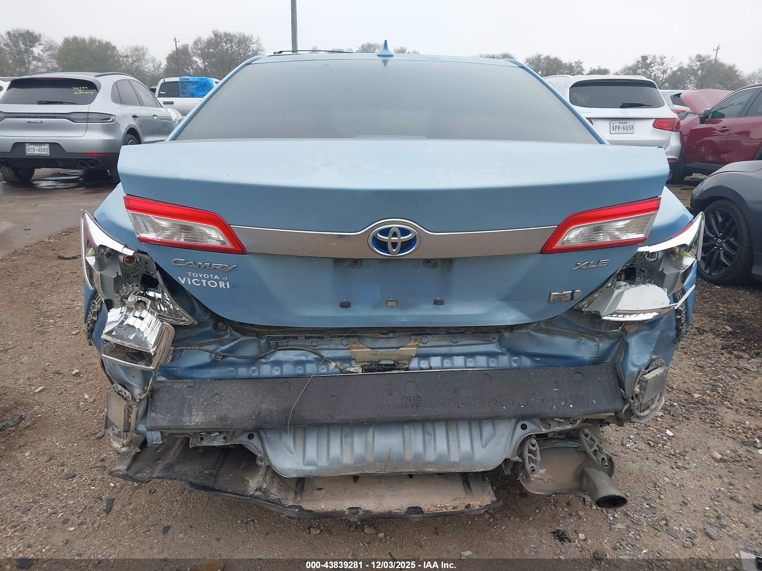 TOYOTA CAMRY image 6