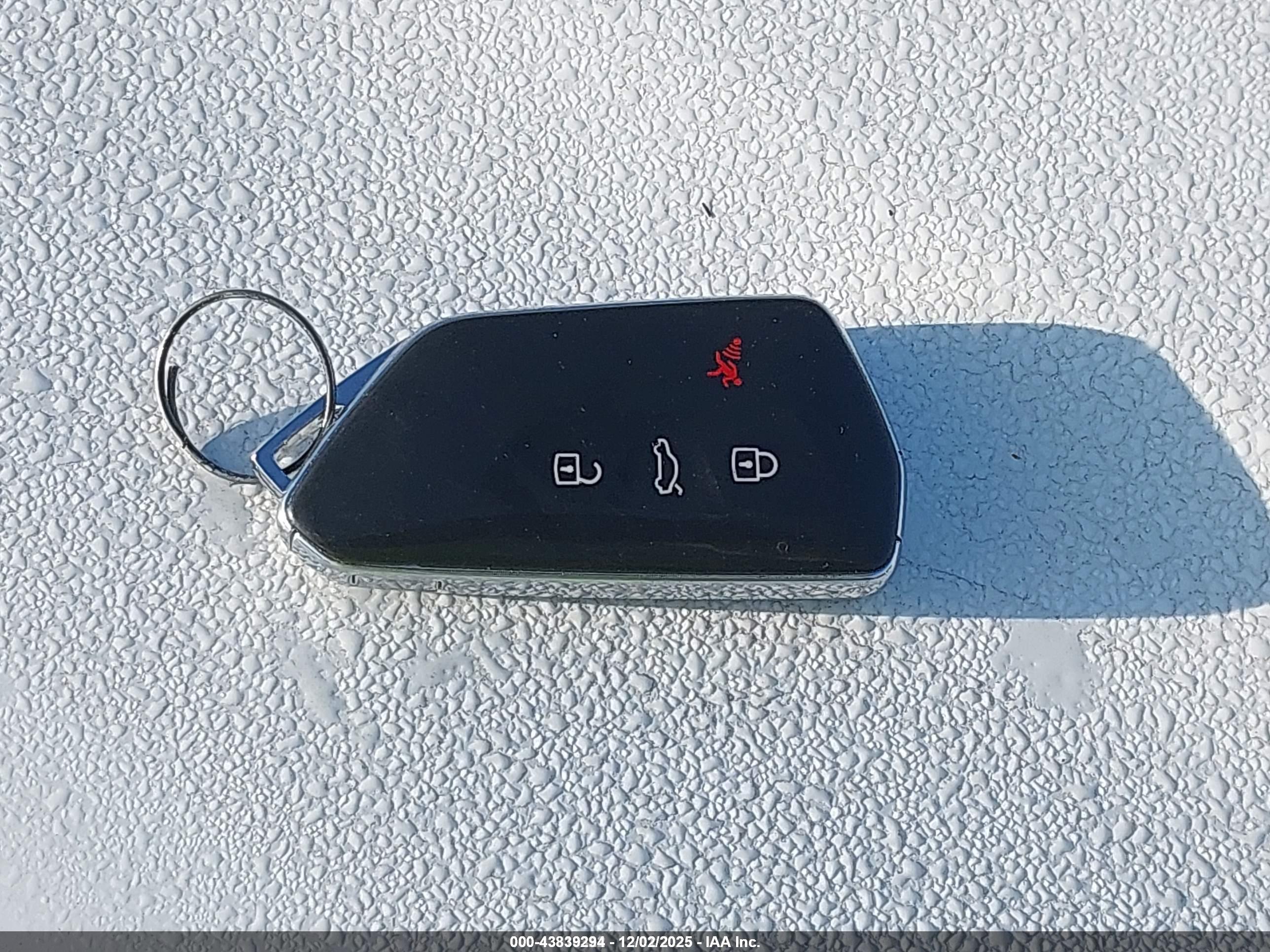 VOLKSWAGEN ID.4 image 11