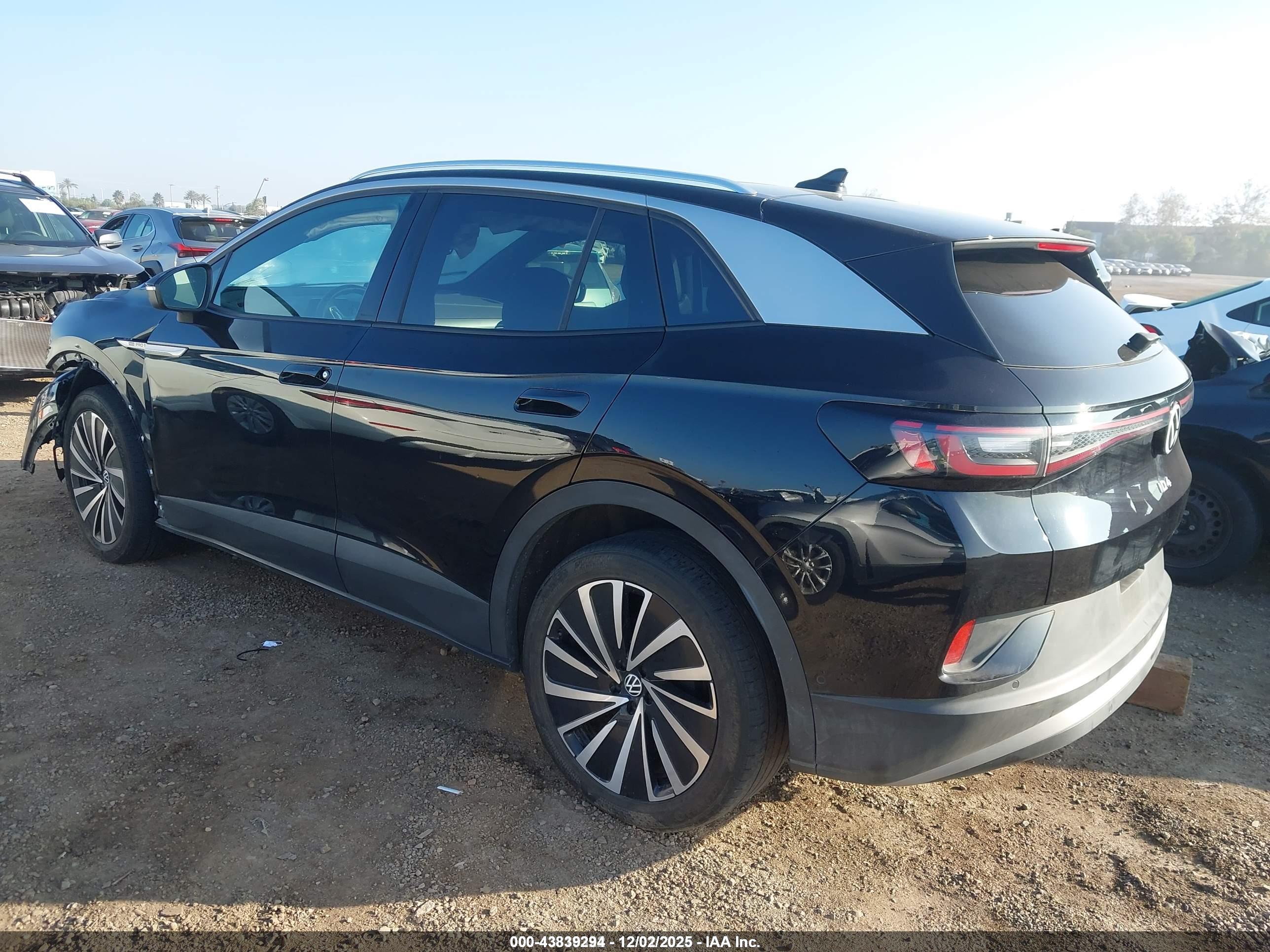 VOLKSWAGEN ID.4 image 3