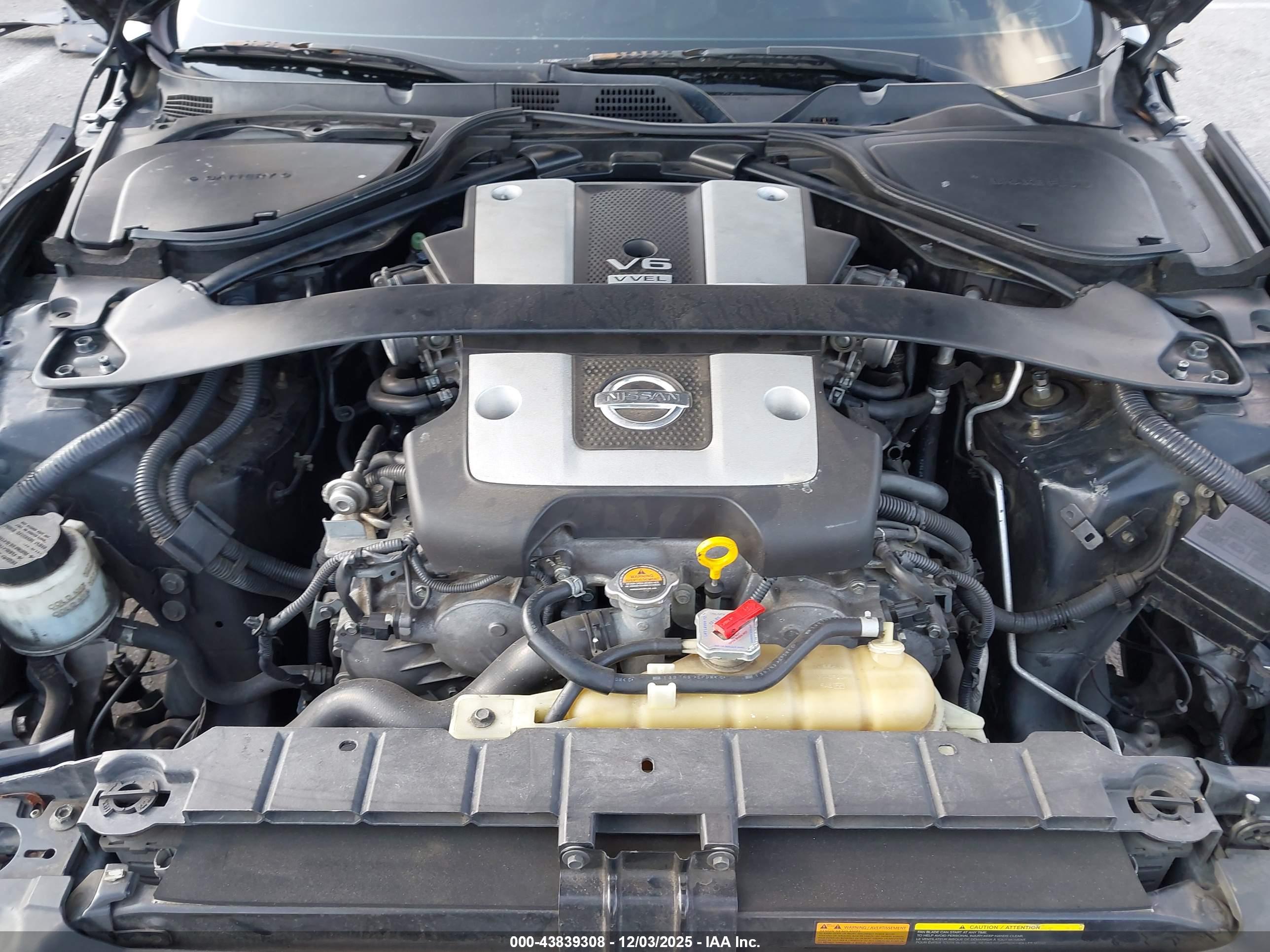 NISSAN 370Z image 10