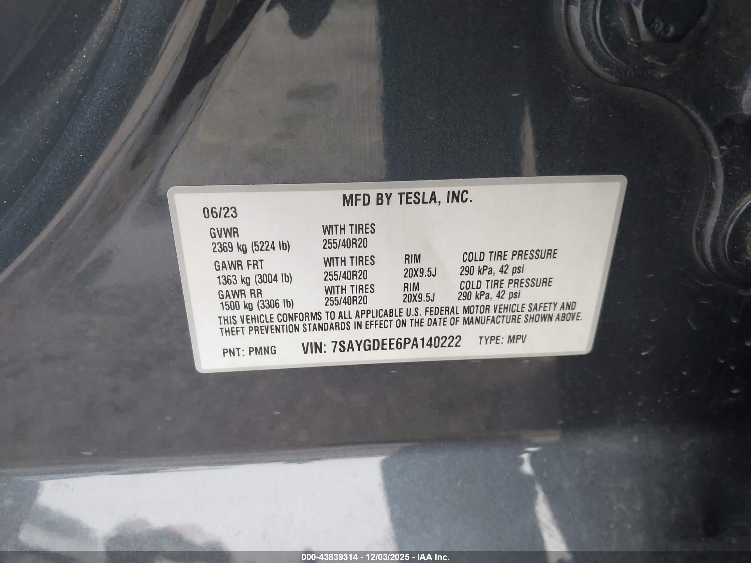 TESLA MODEL image 9