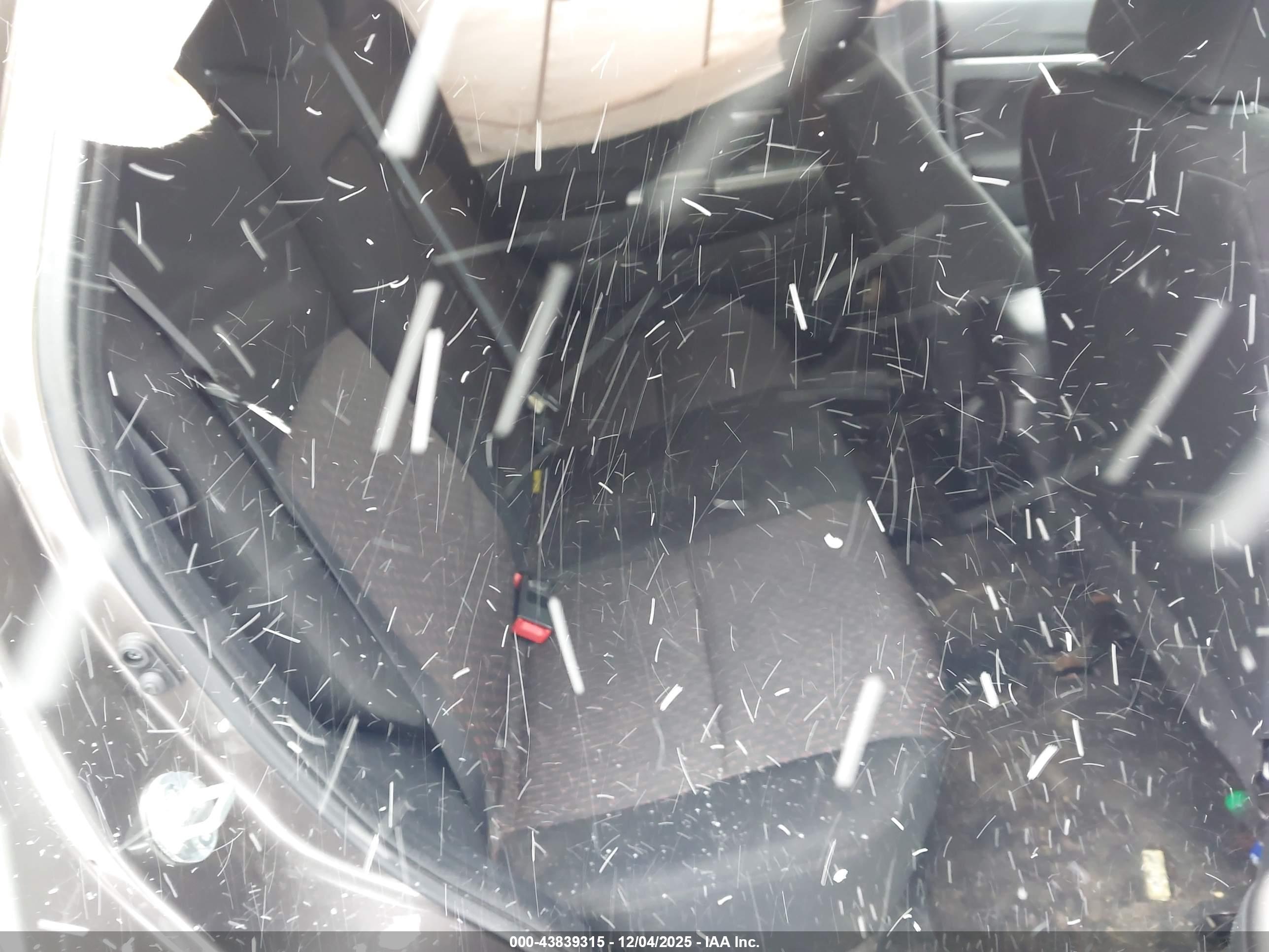 MITSUBISHI OUTLANDER image 8