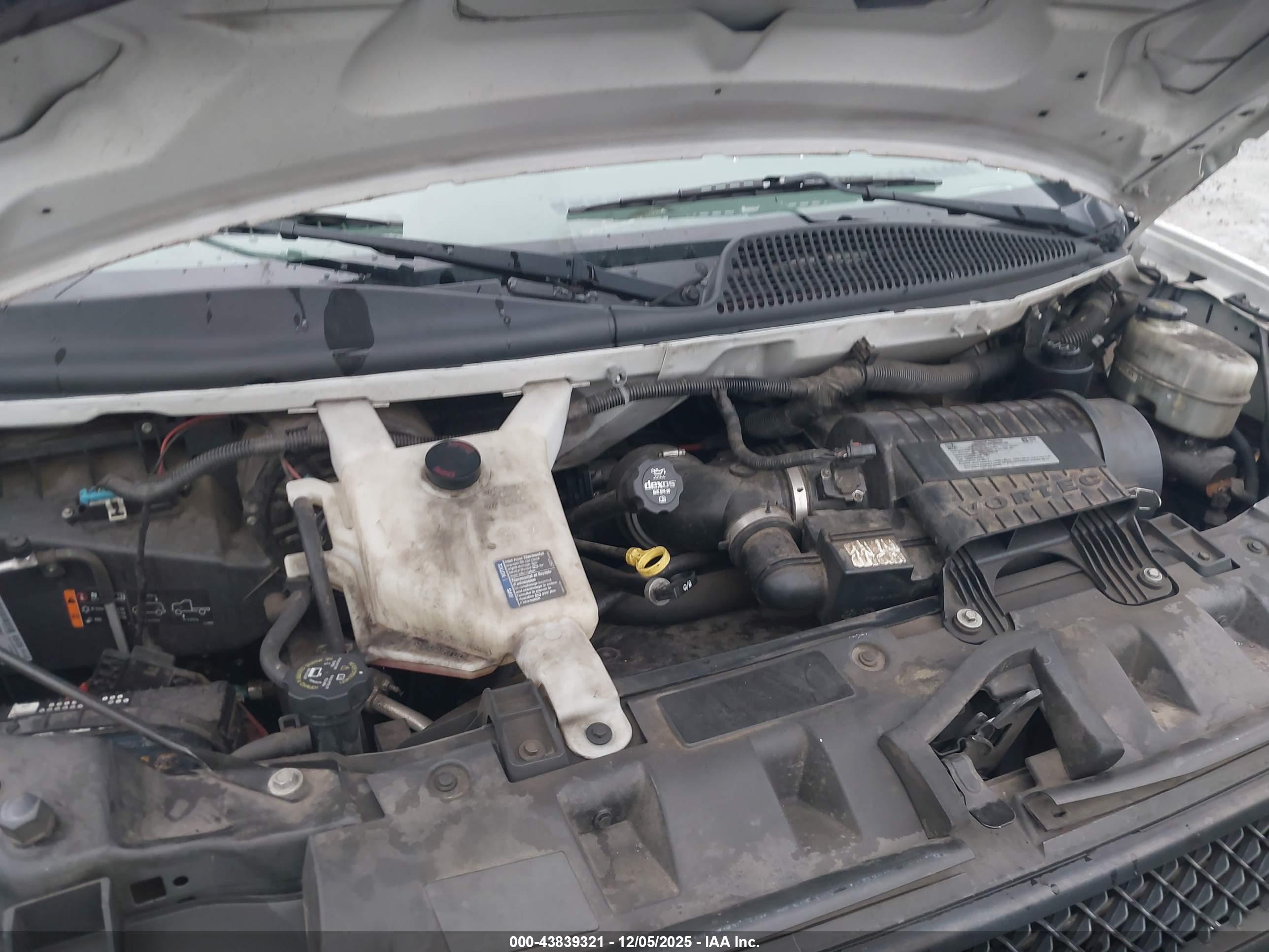CHEVROLET EXPRESS image 10