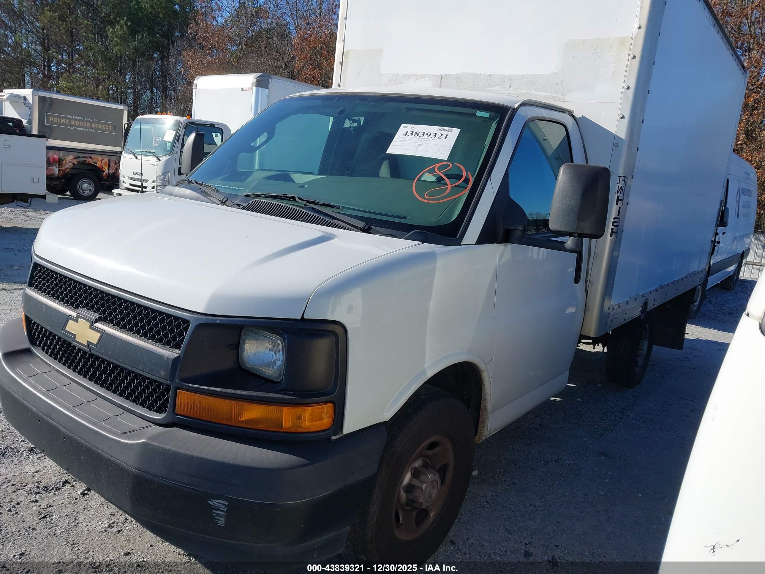 CHEVROLET EXPRESS image 2
