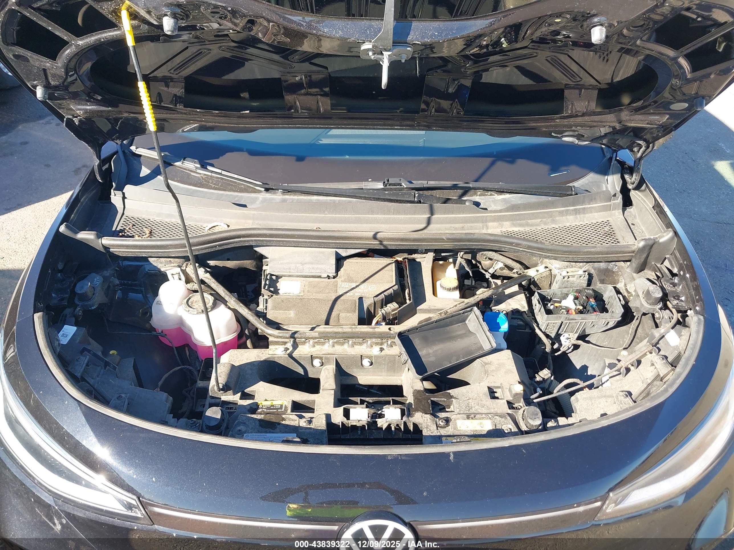VOLKSWAGEN ID.4 image 10