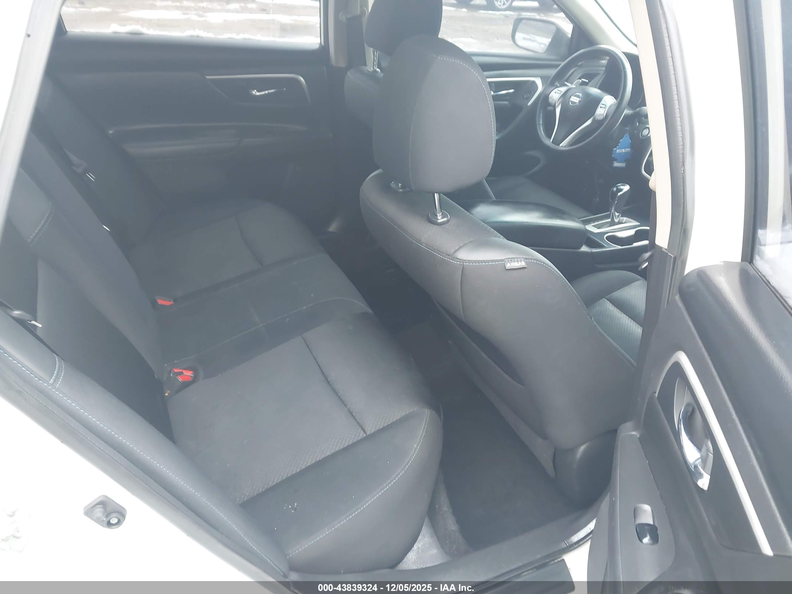 NISSAN ALTIMA image 8
