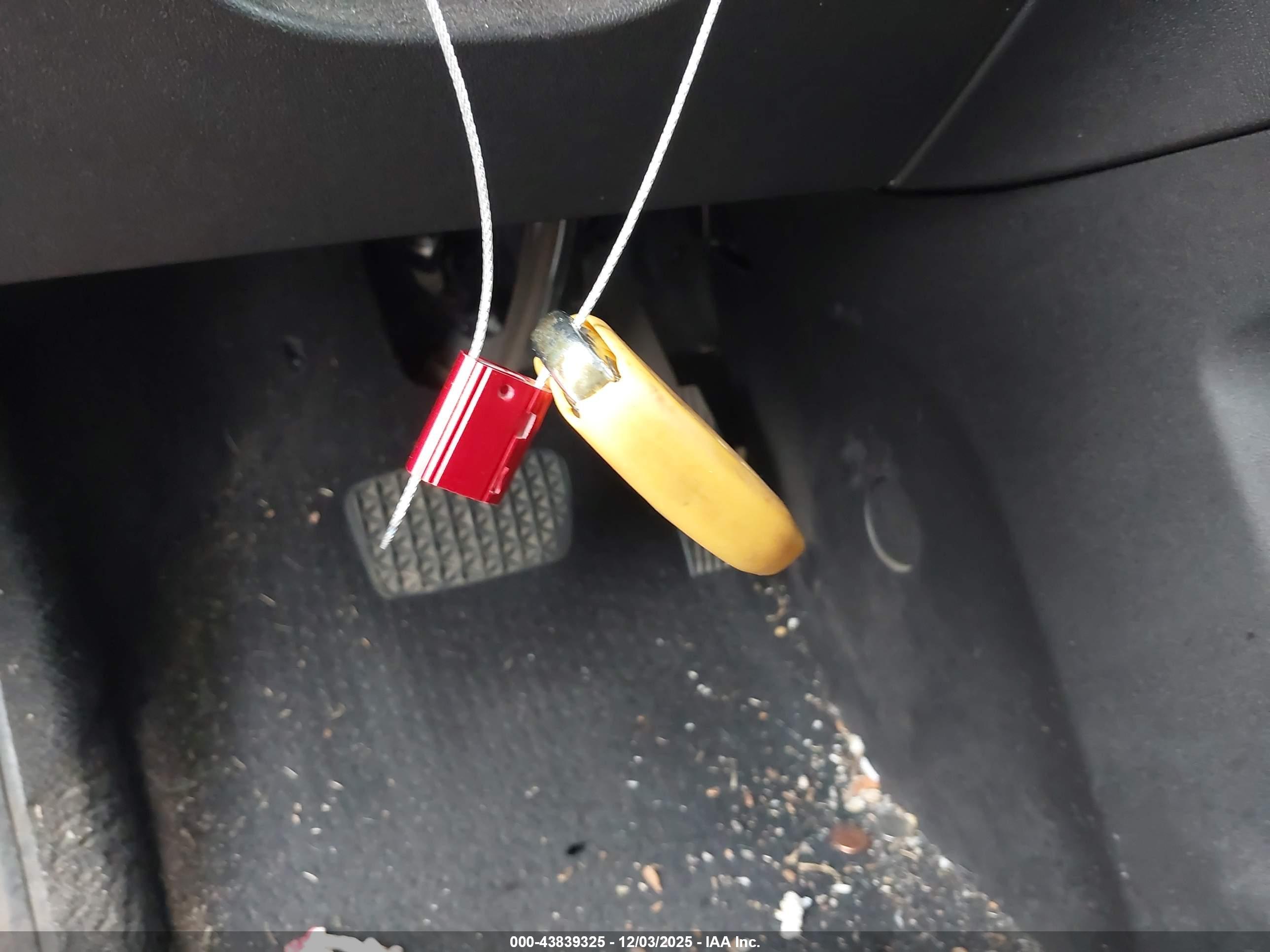 CHEVROLET EQUINOX image 11