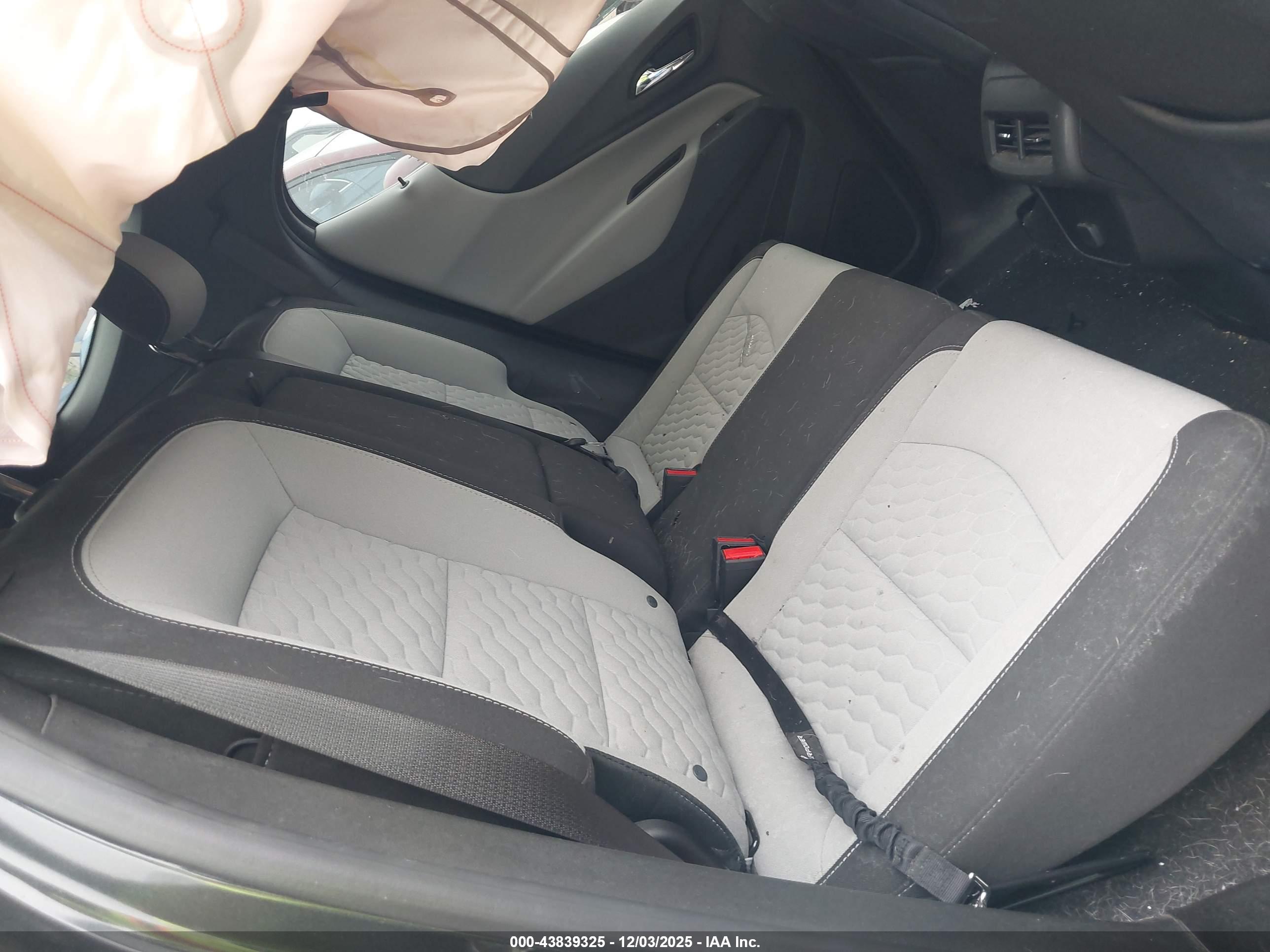 CHEVROLET EQUINOX image 8