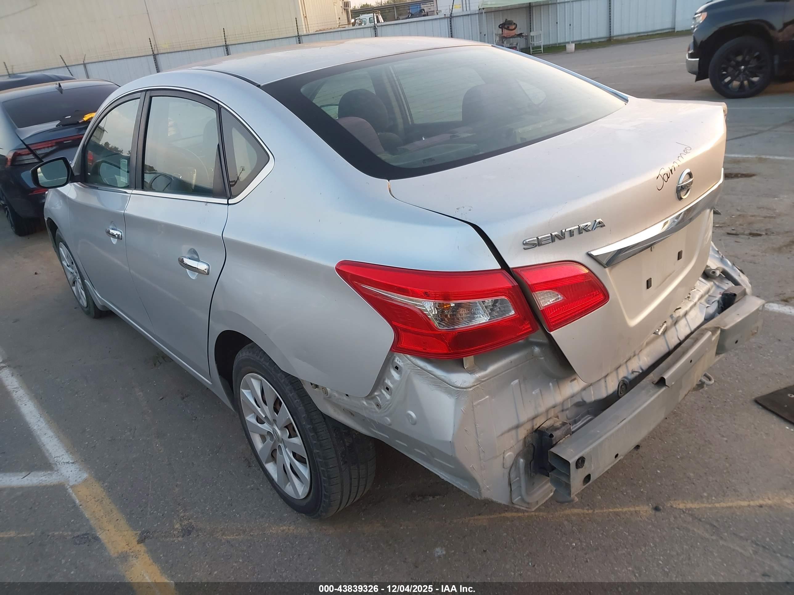 NISSAN SENTRA image 3