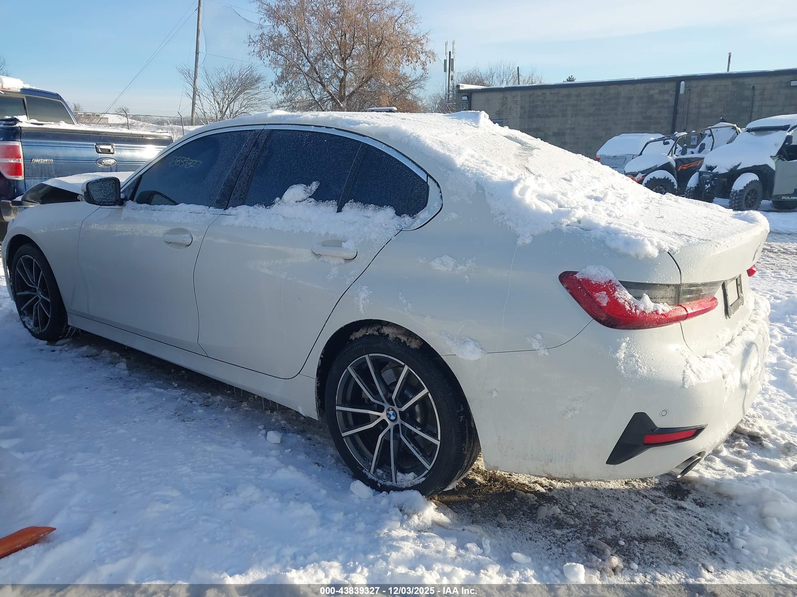 BMW 330I image 3