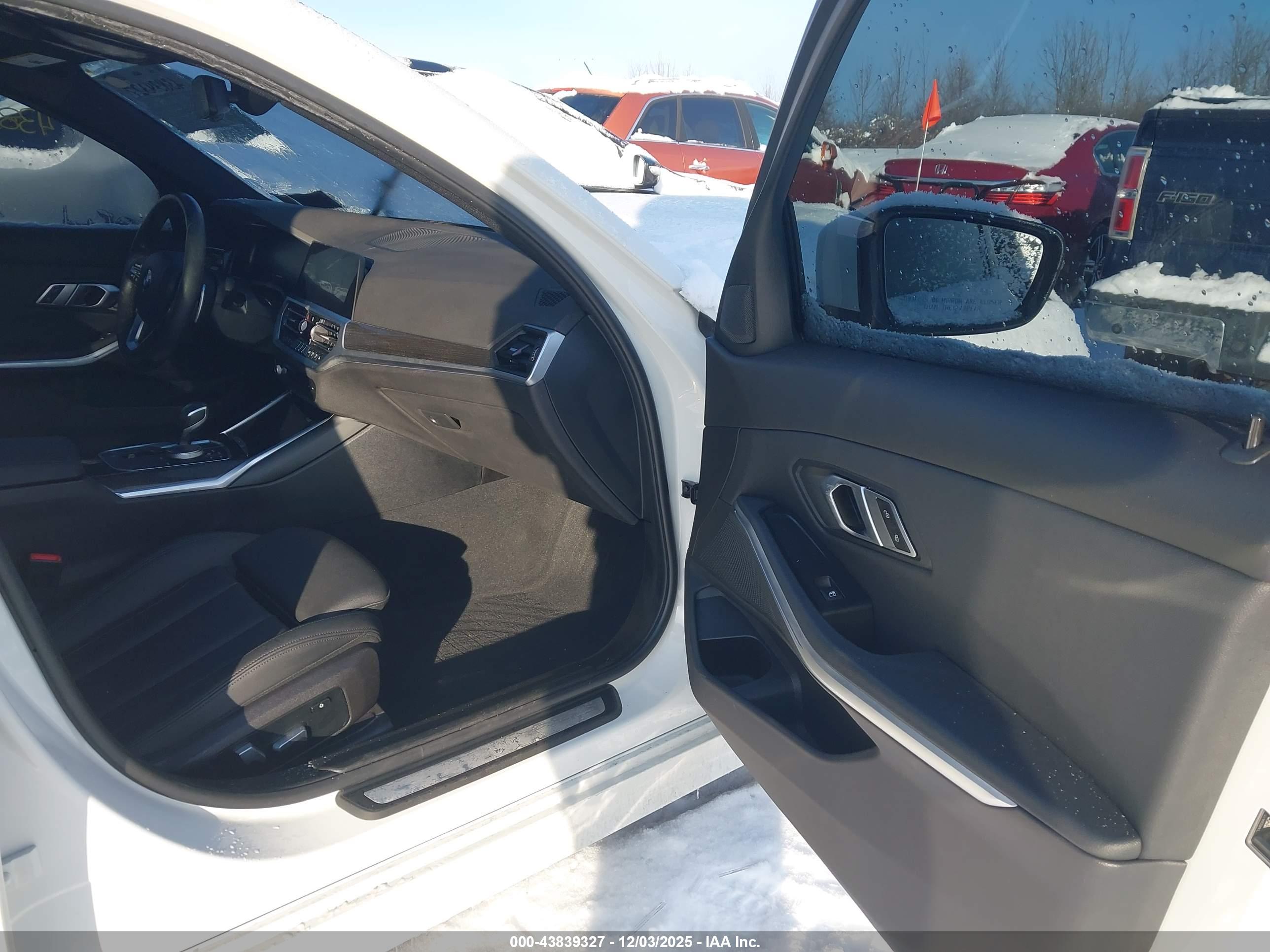 BMW 330I image 5
