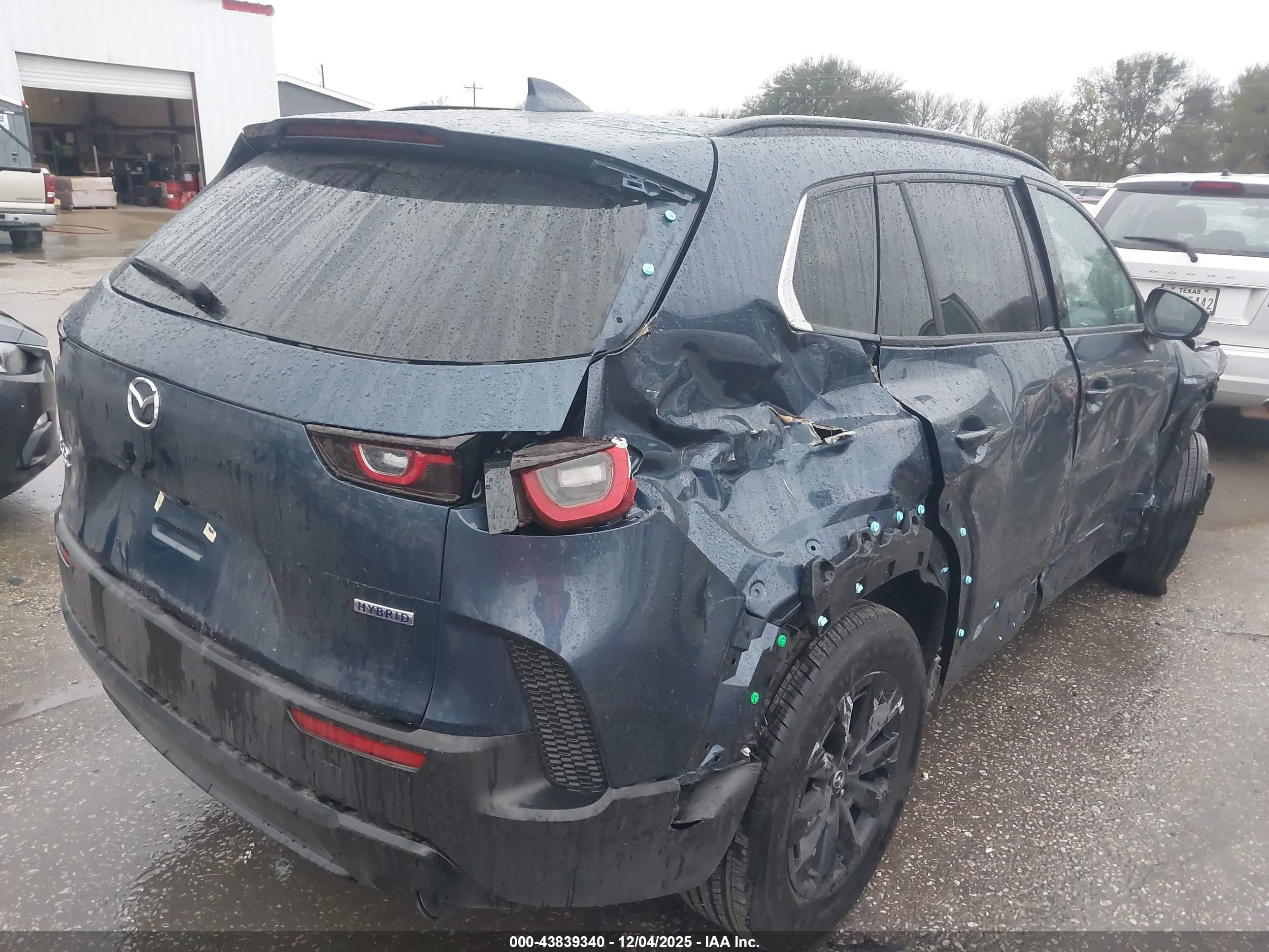 MAZDA CX-50 image 4