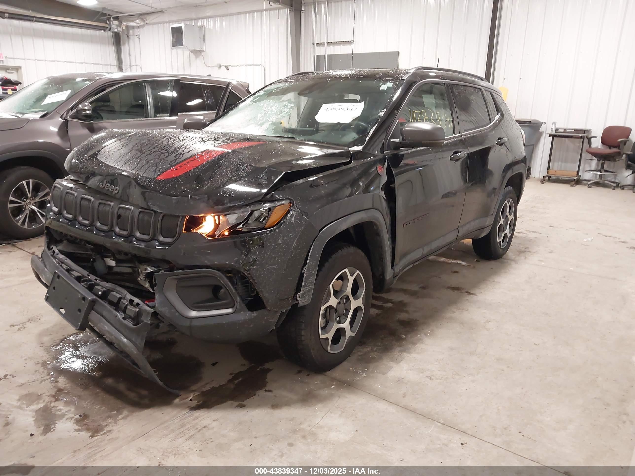 JEEP COMPASS image 2
