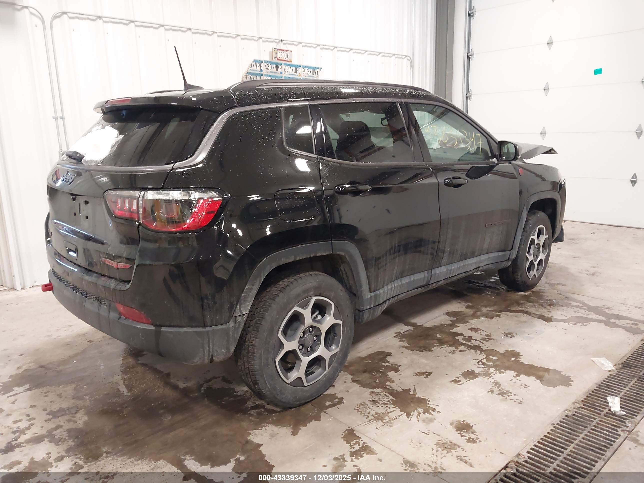 JEEP COMPASS image 4