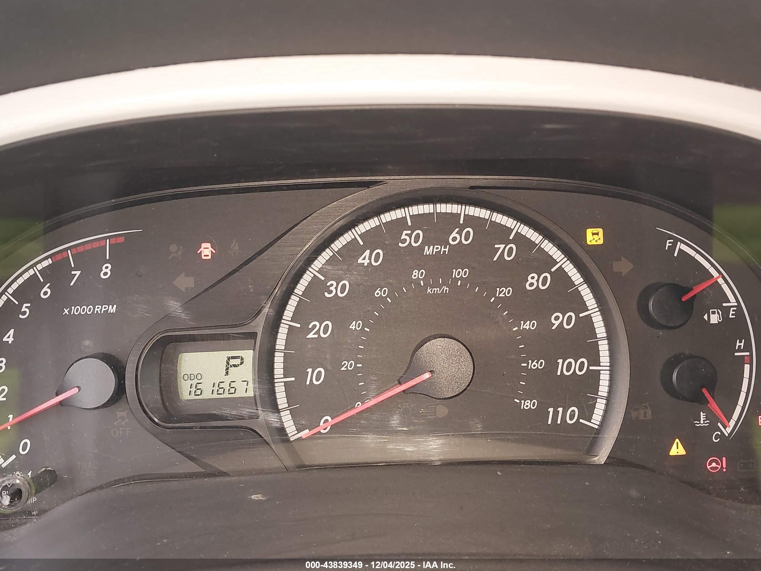 TOYOTA SIENNA image 7