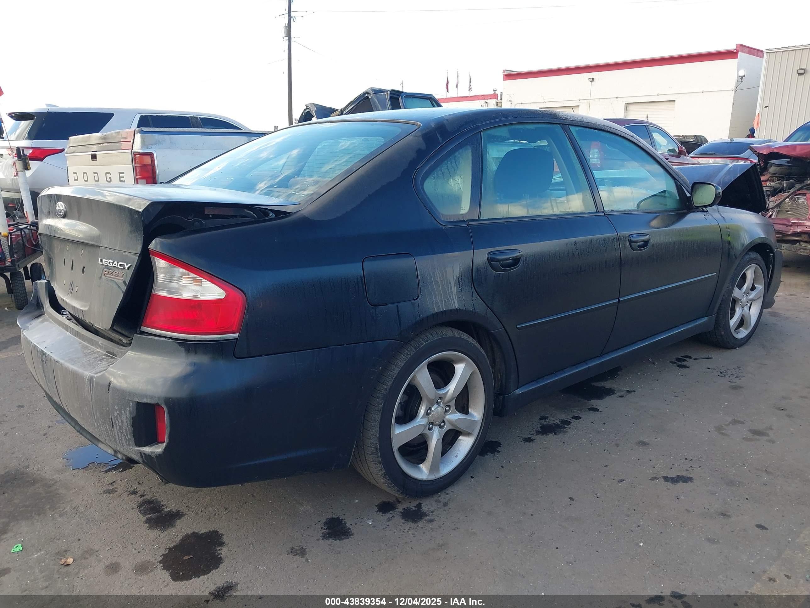 SUBARU LEGACY image 4