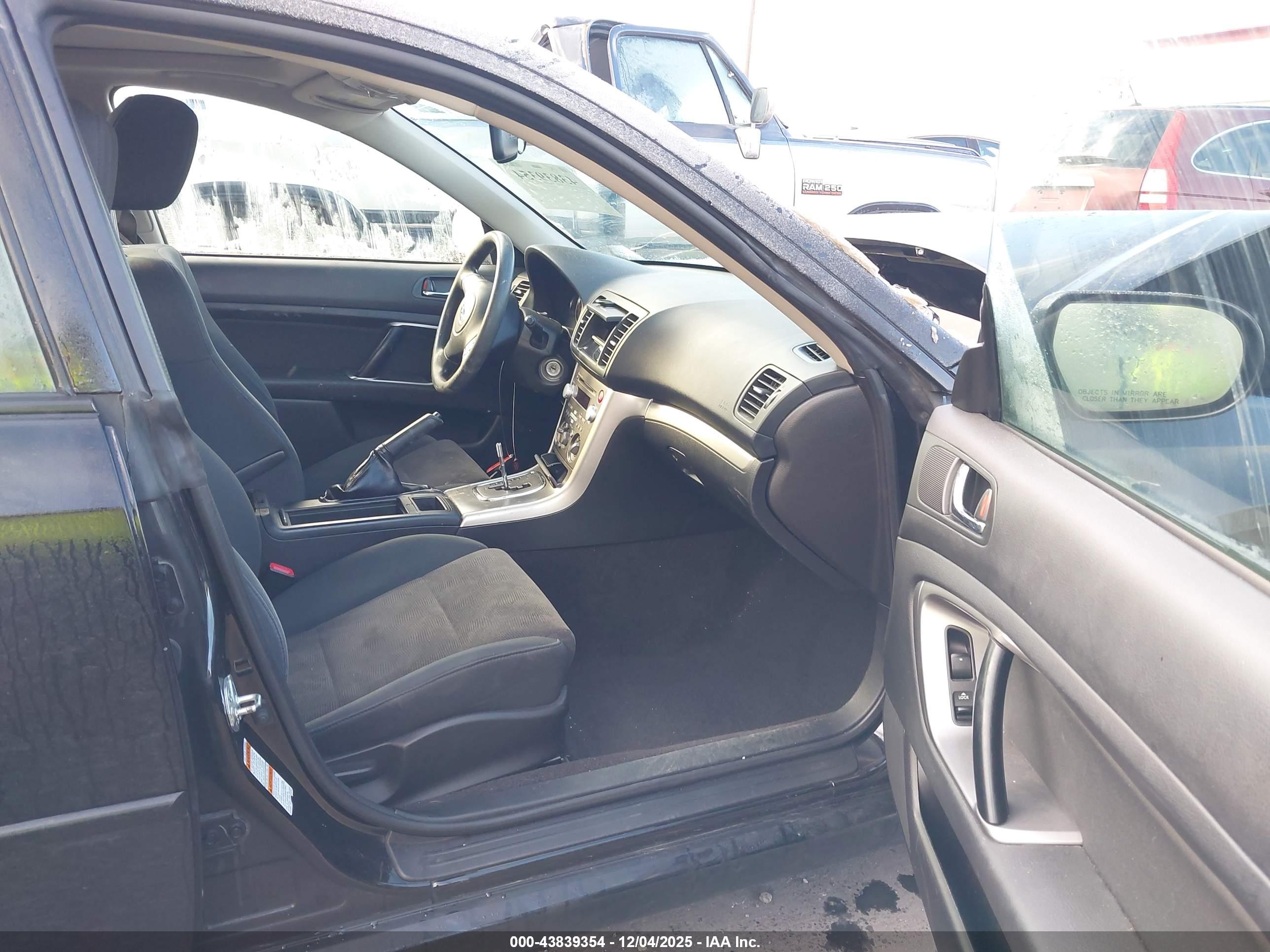 SUBARU LEGACY image 5