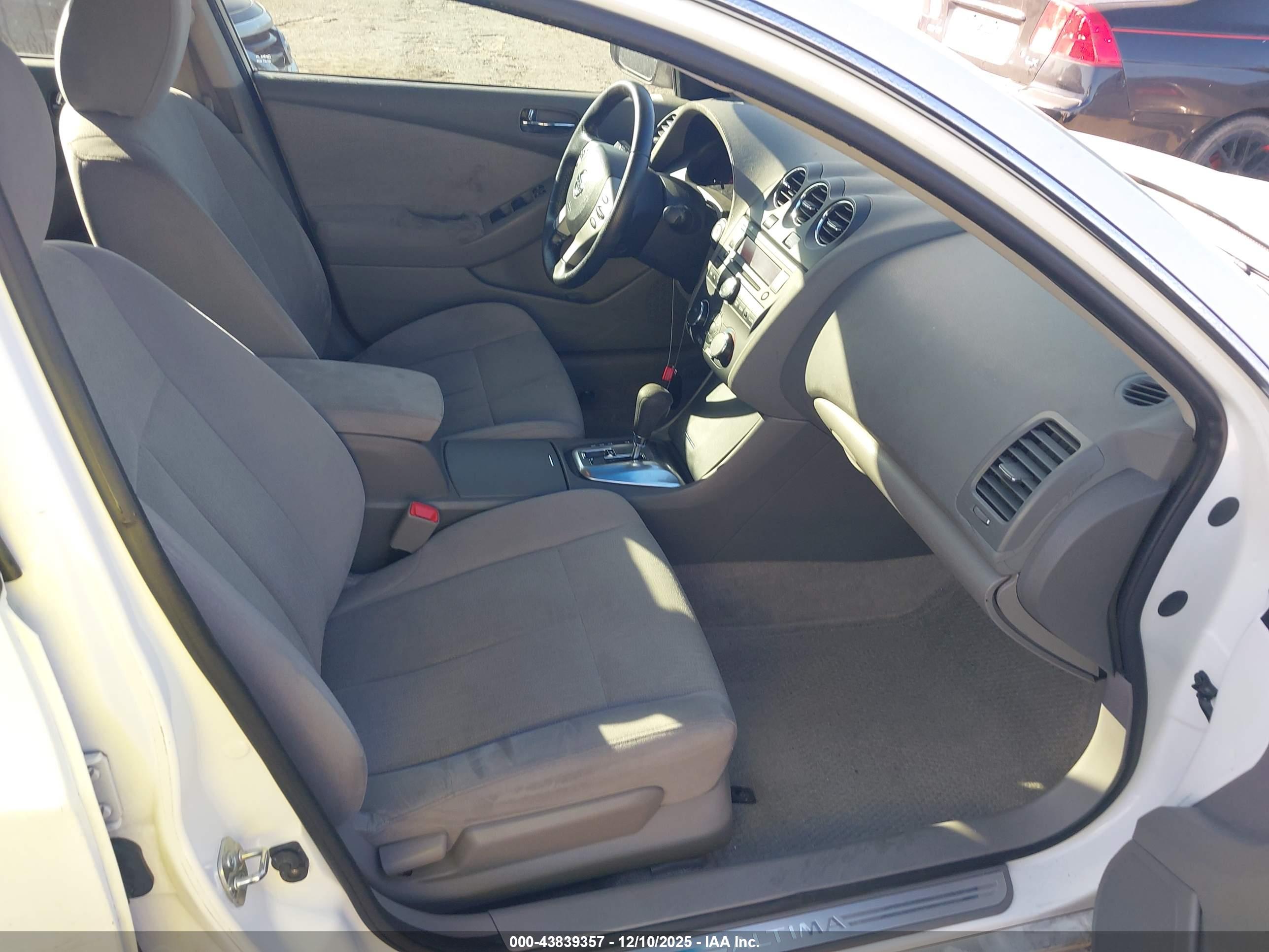 NISSAN ALTIMA image 5