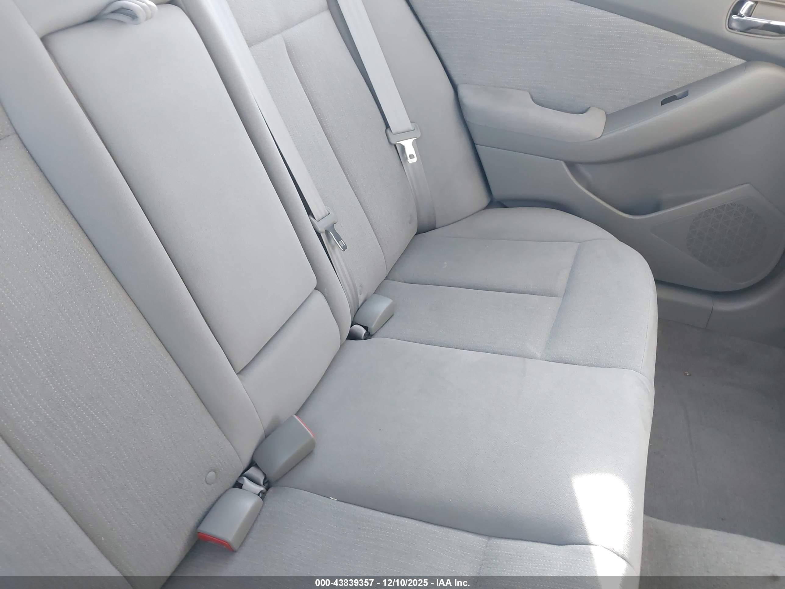 NISSAN ALTIMA image 8