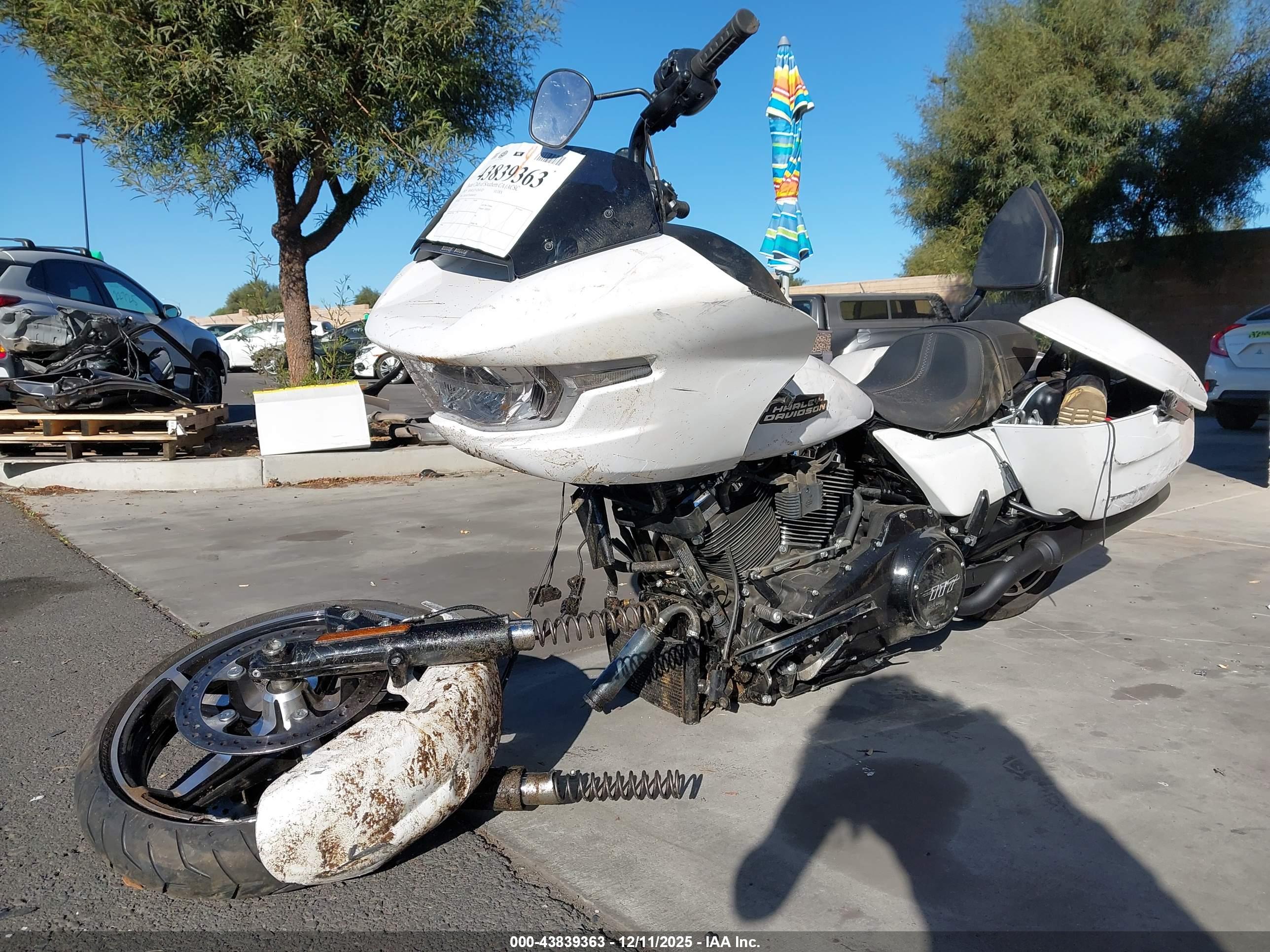 HARLEY-DAVIDSON FLTRX image 2