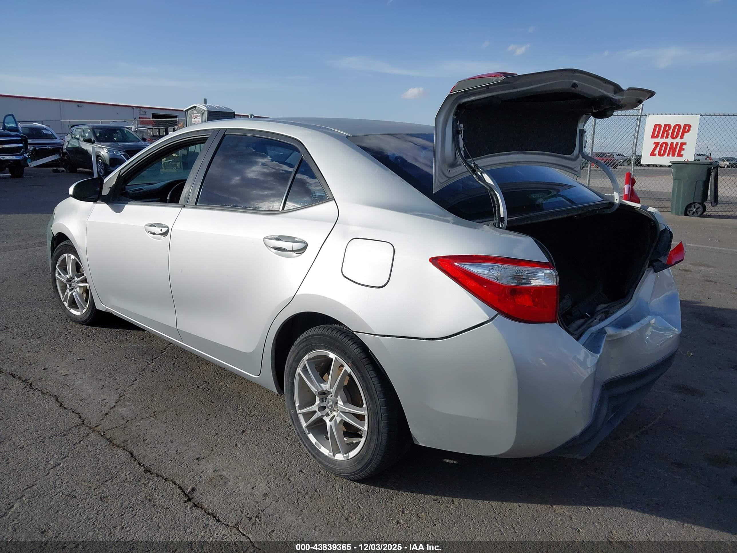TOYOTA COROLLA image 3