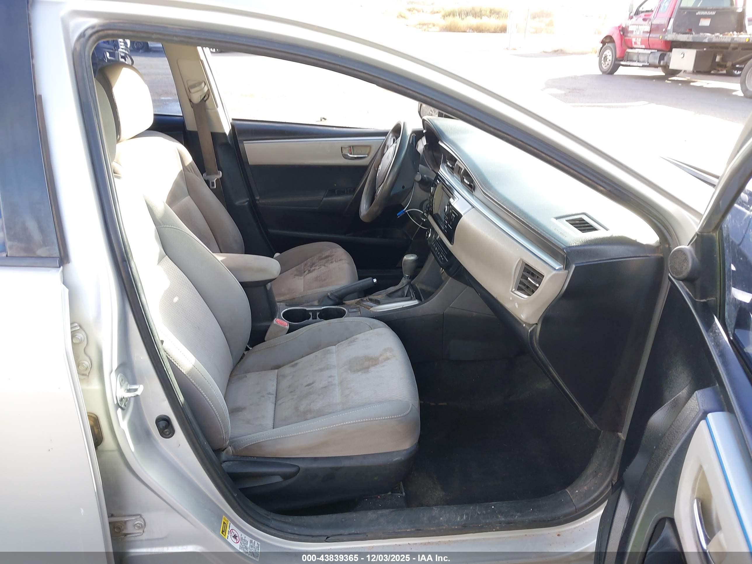 TOYOTA COROLLA image 5