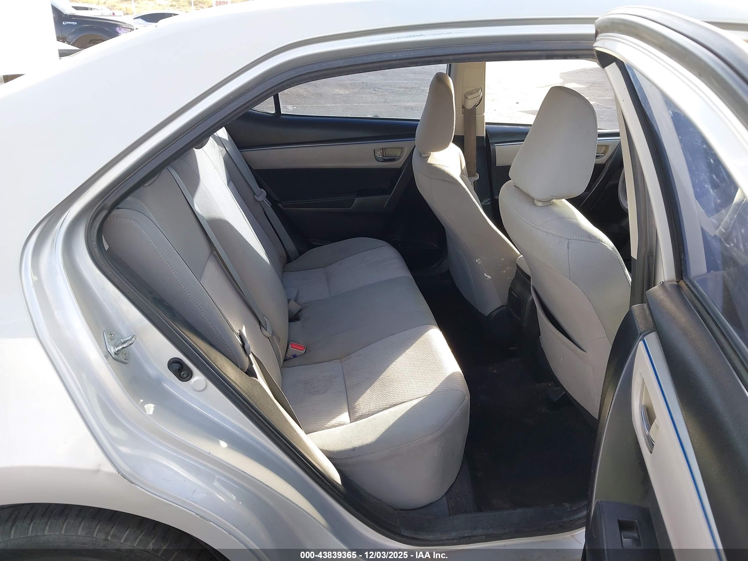 TOYOTA COROLLA image 8