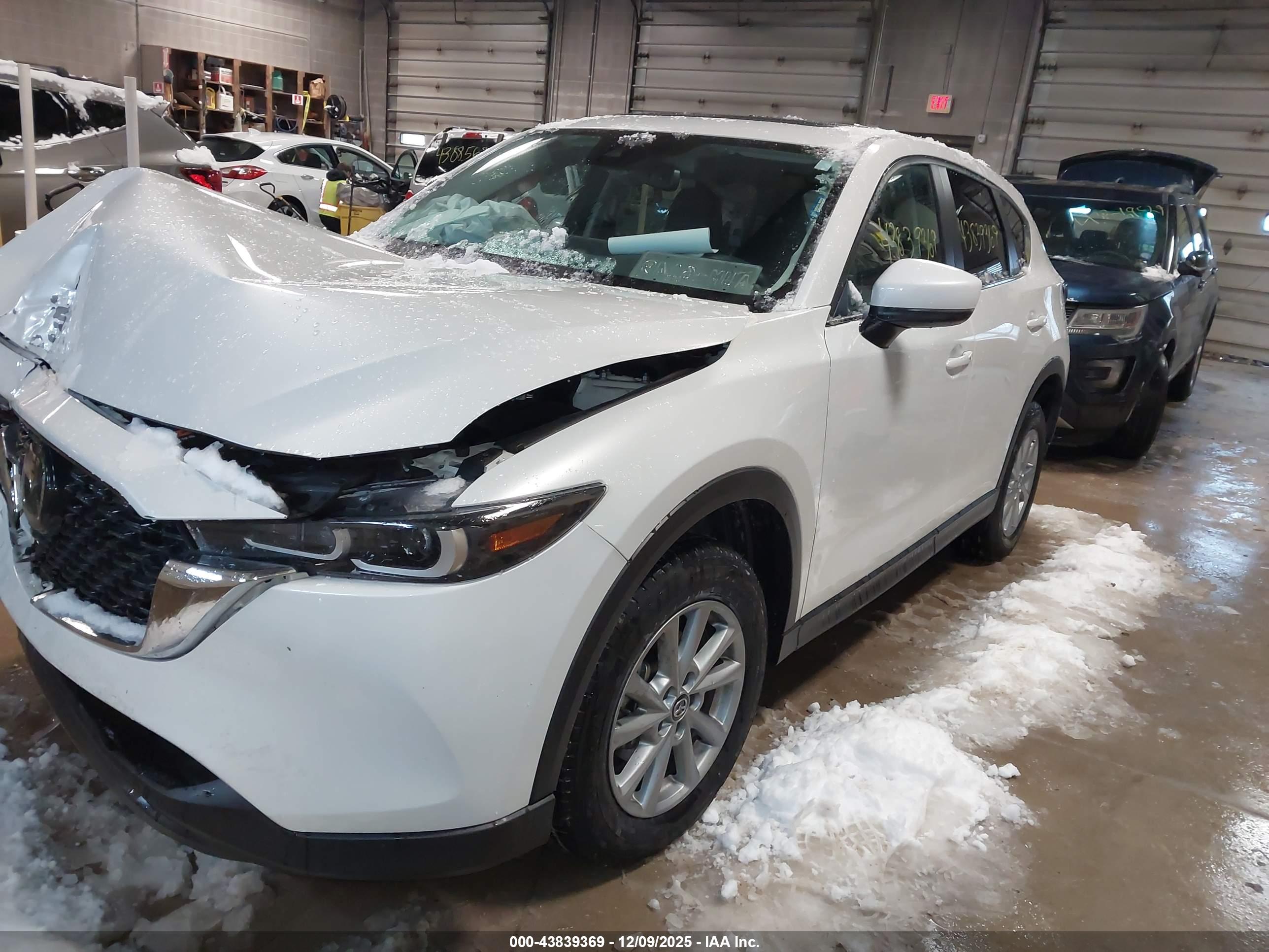 MAZDA CX-5 image 2