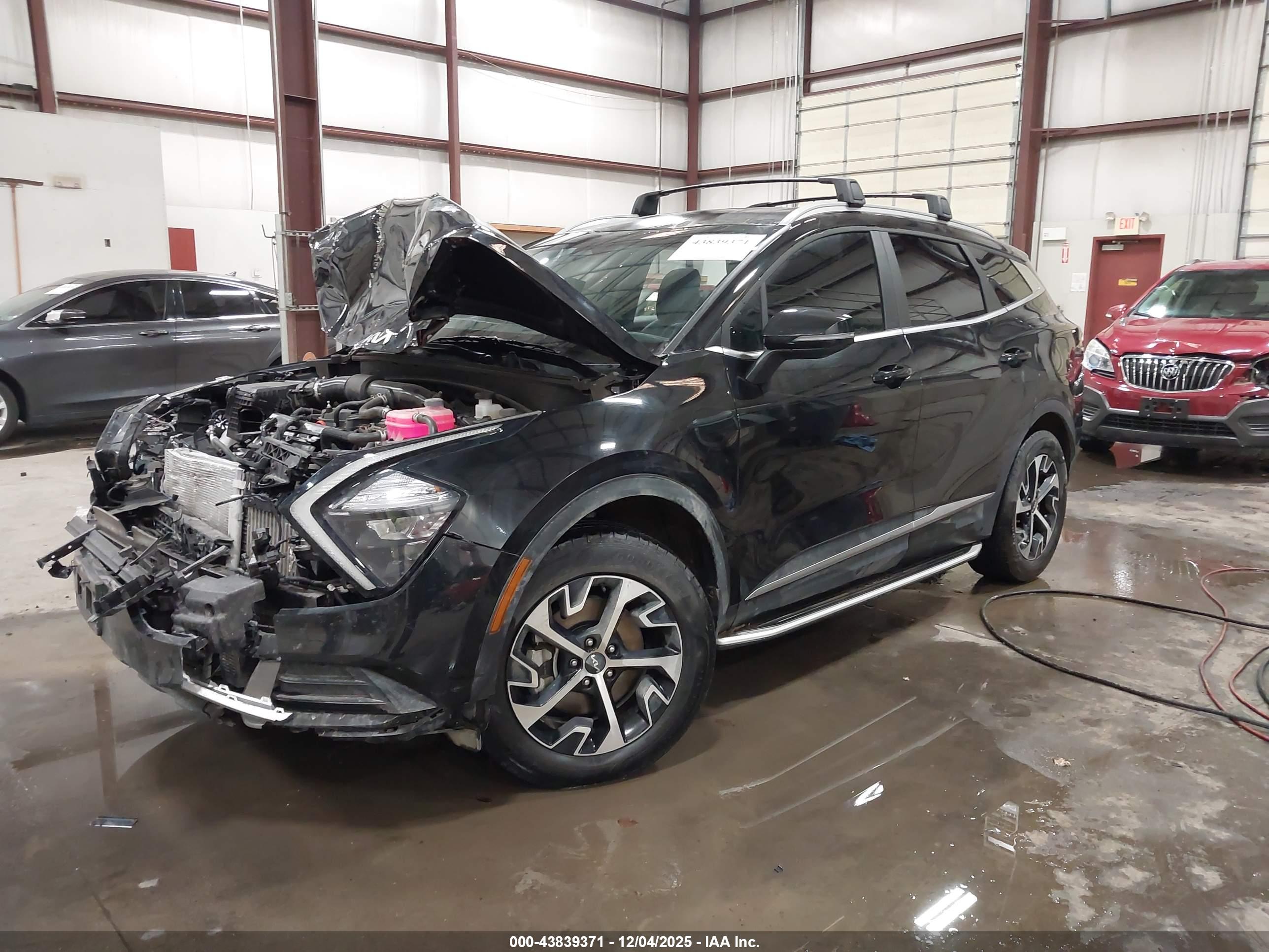 KIA SPORTAGE image 2