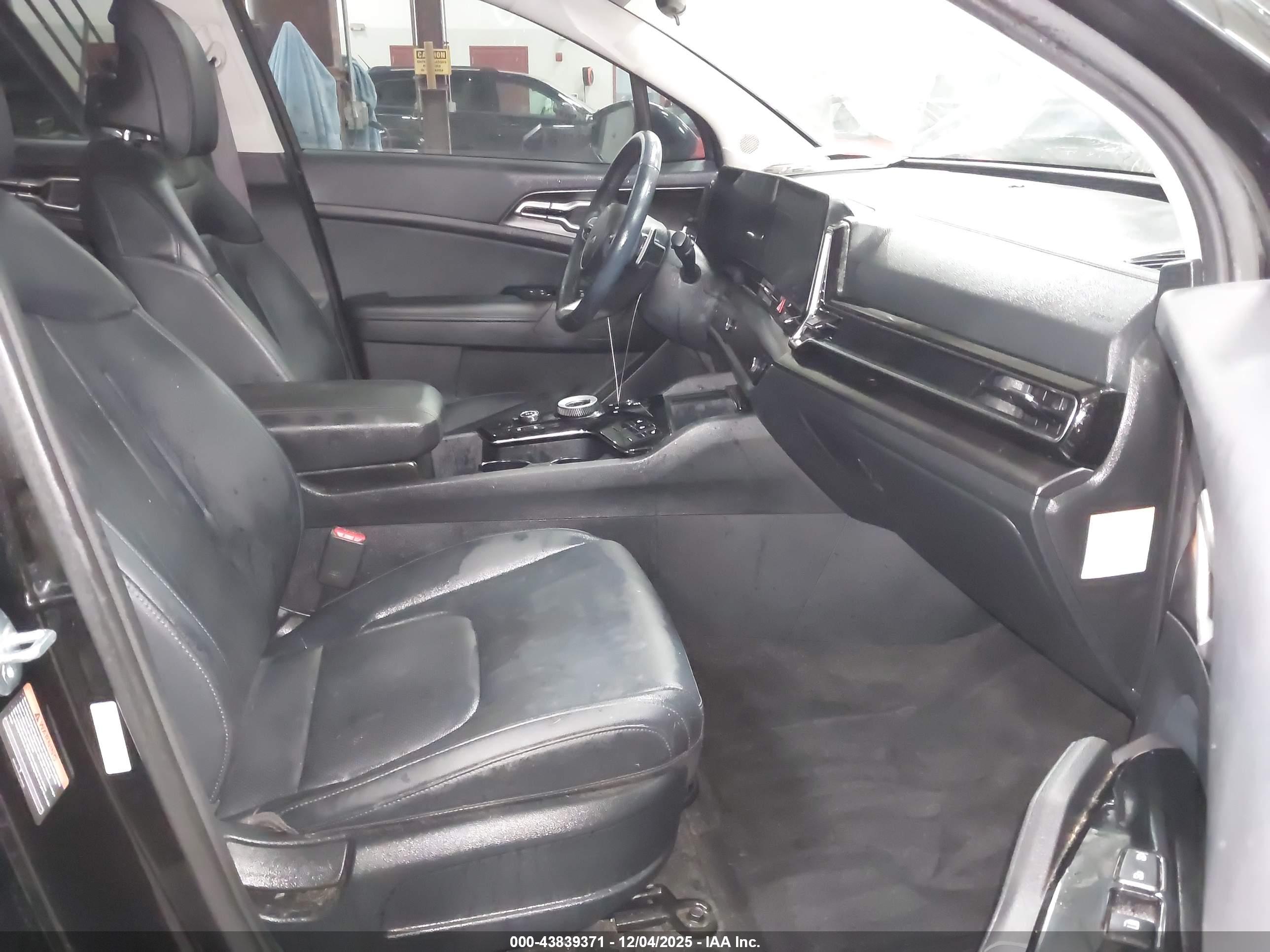 KIA SPORTAGE image 5