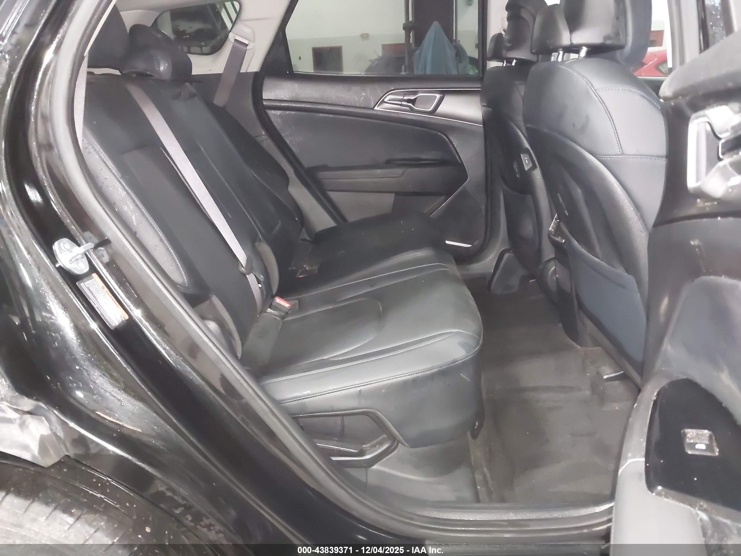 KIA SPORTAGE image 8