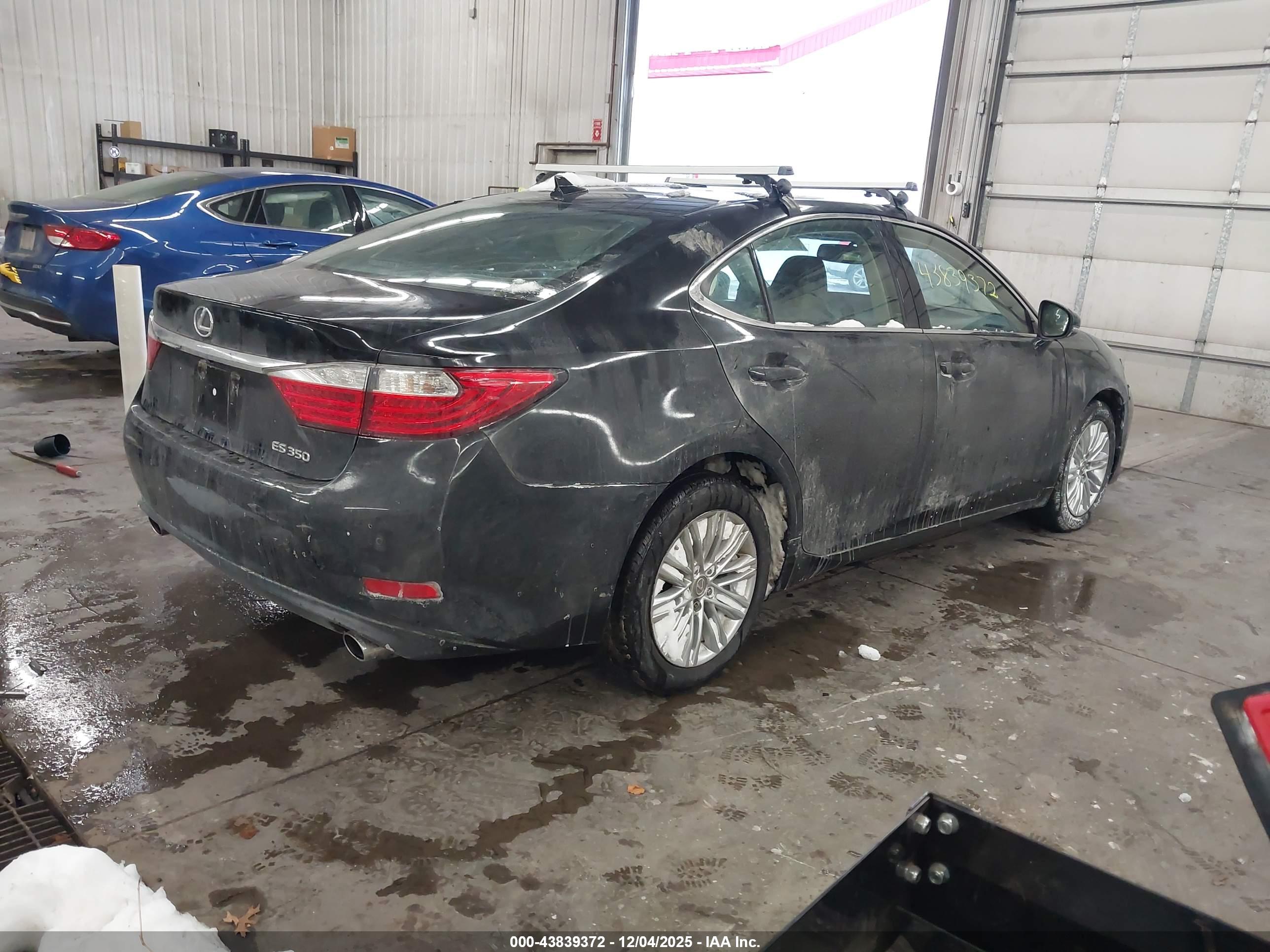 LEXUS ES image 4