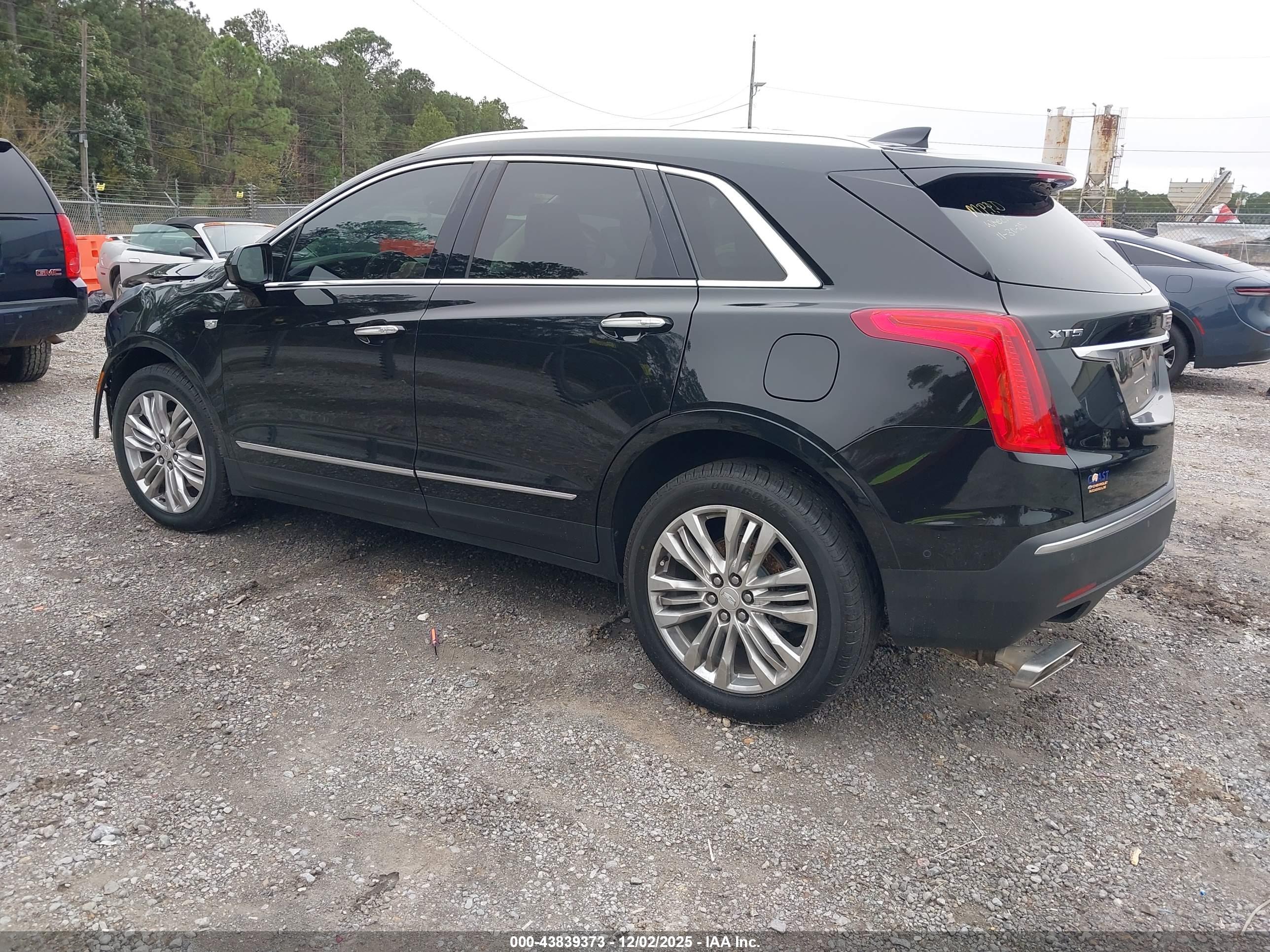 CADILLAC XT5 image 3
