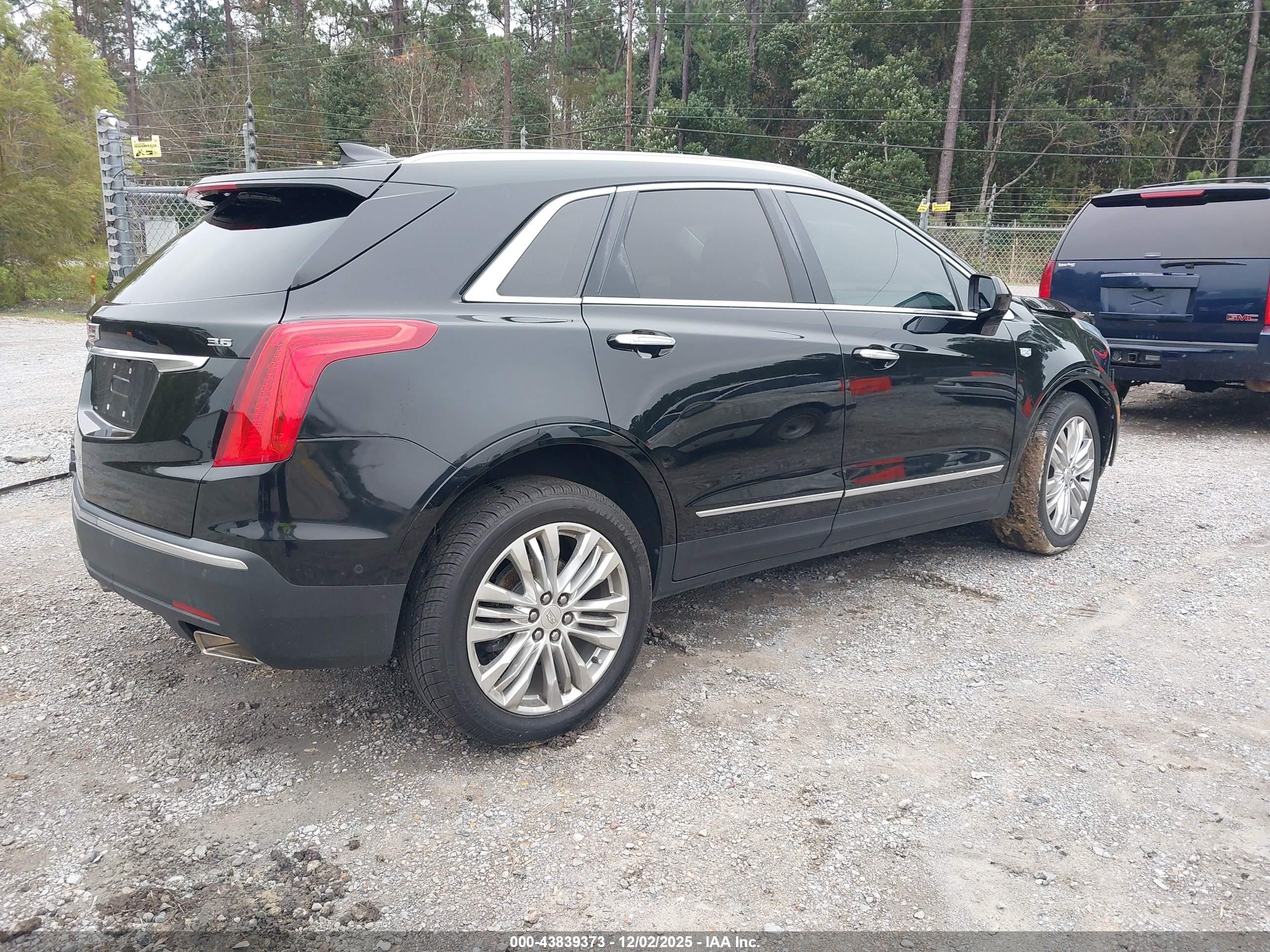 CADILLAC XT5 image 4