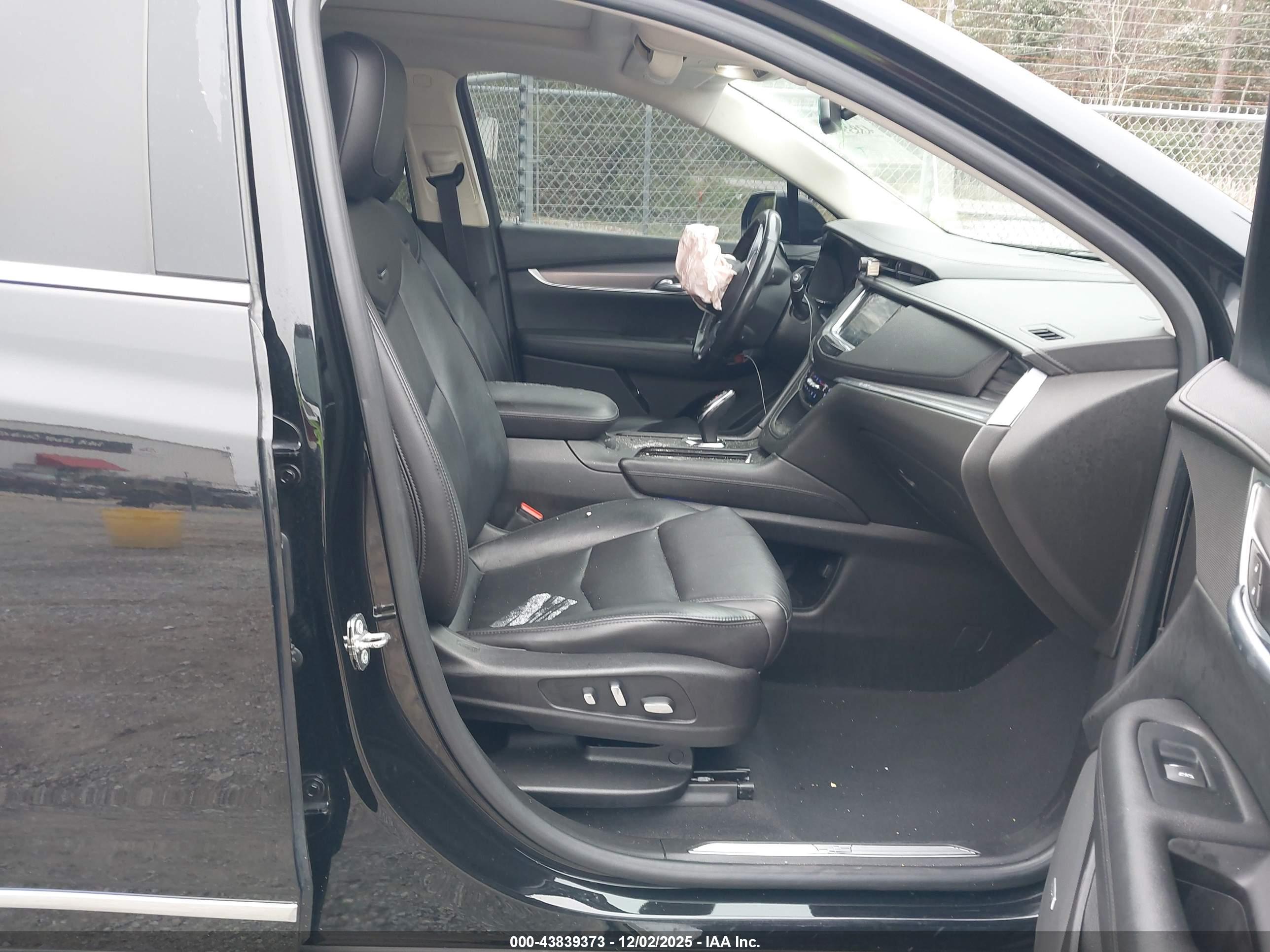 CADILLAC XT5 image 5