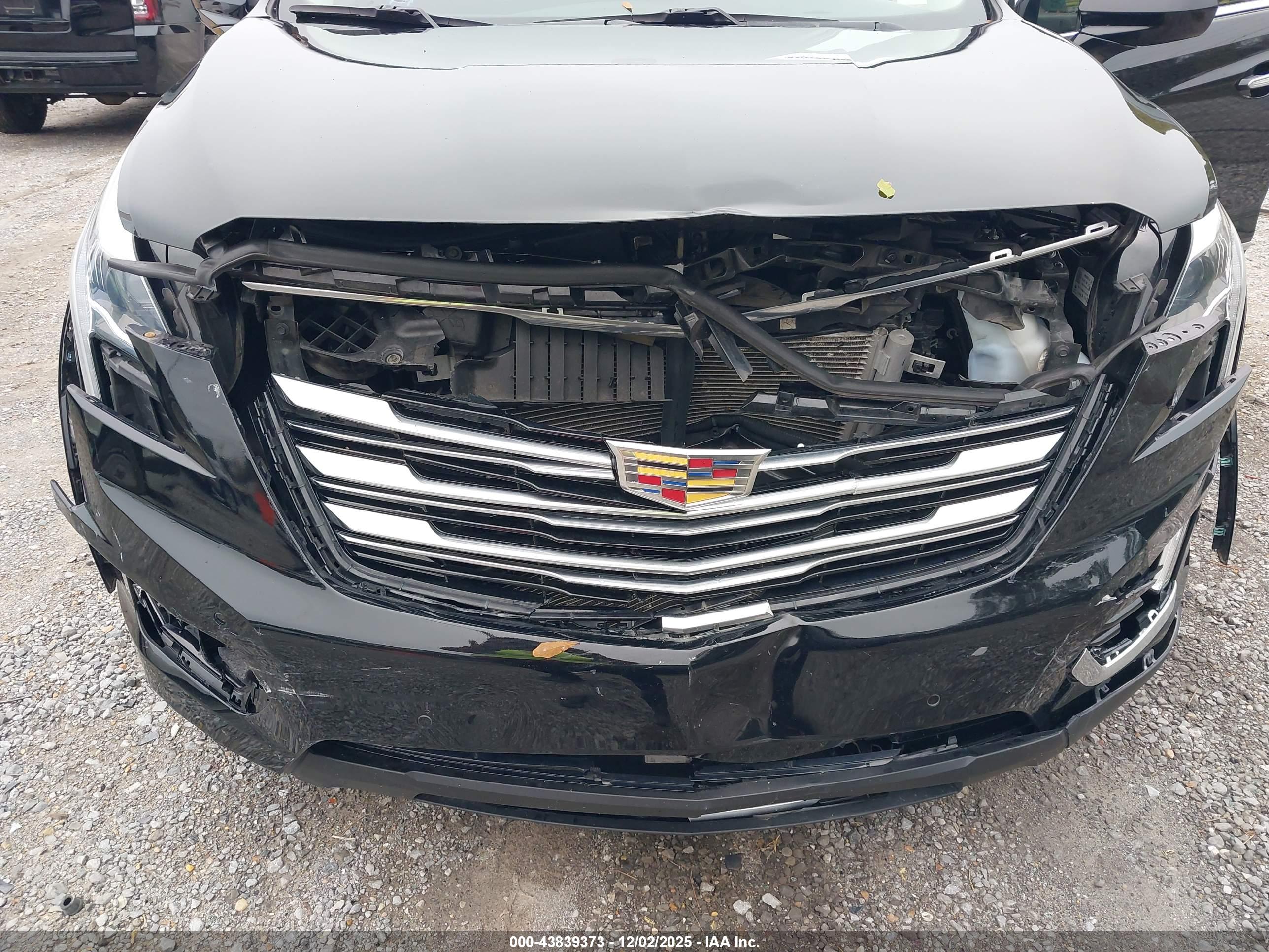 CADILLAC XT5 image 6