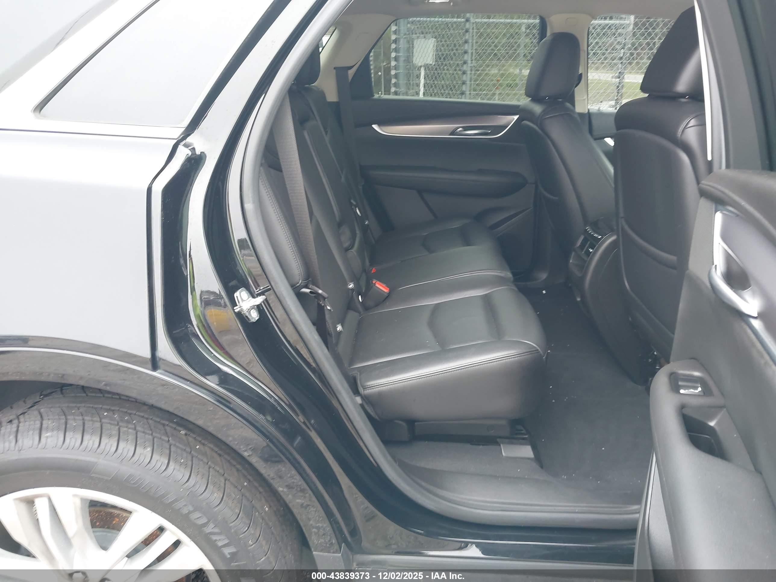 CADILLAC XT5 image 8