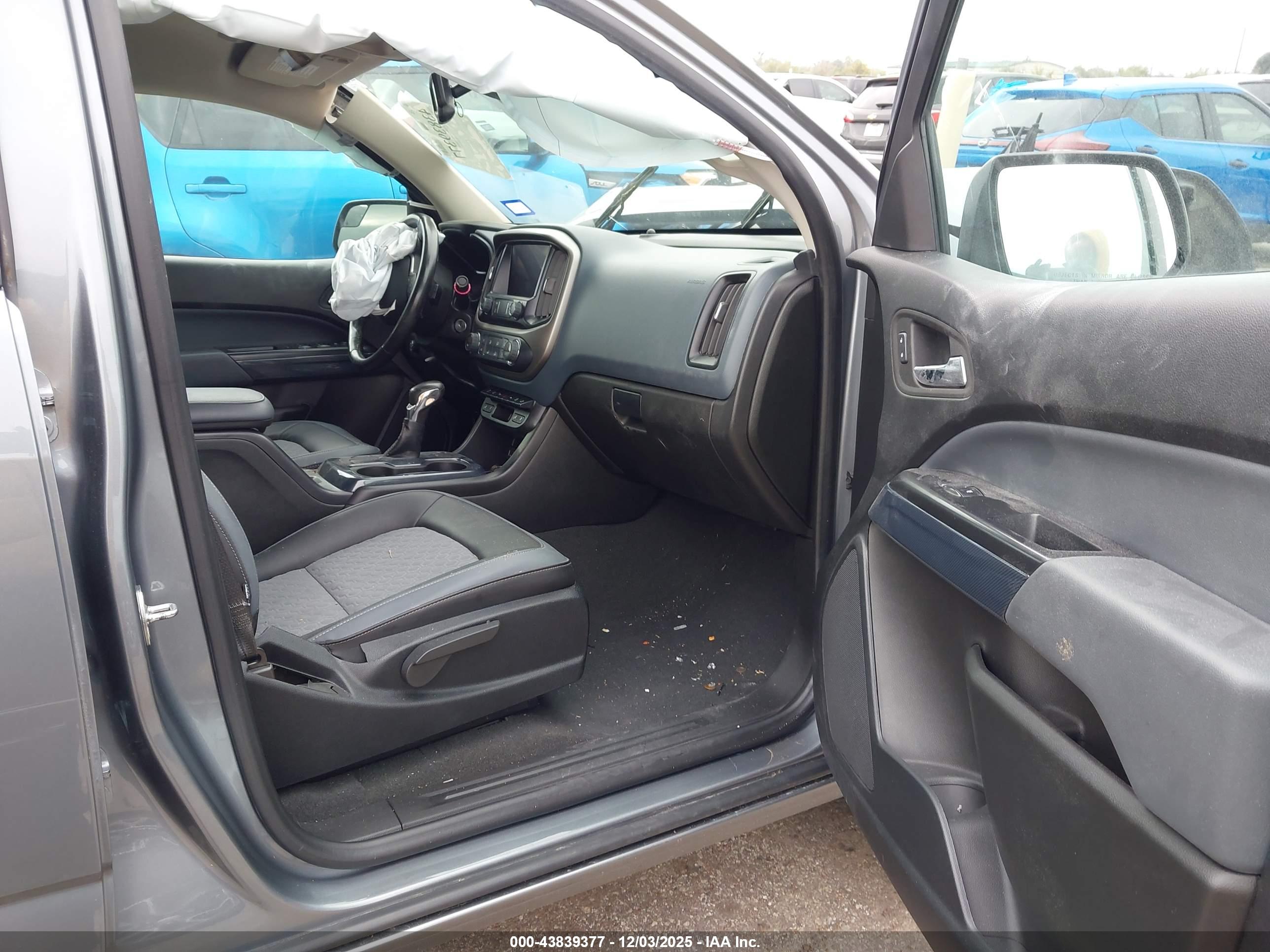 CHEVROLET COLORADO image 5
