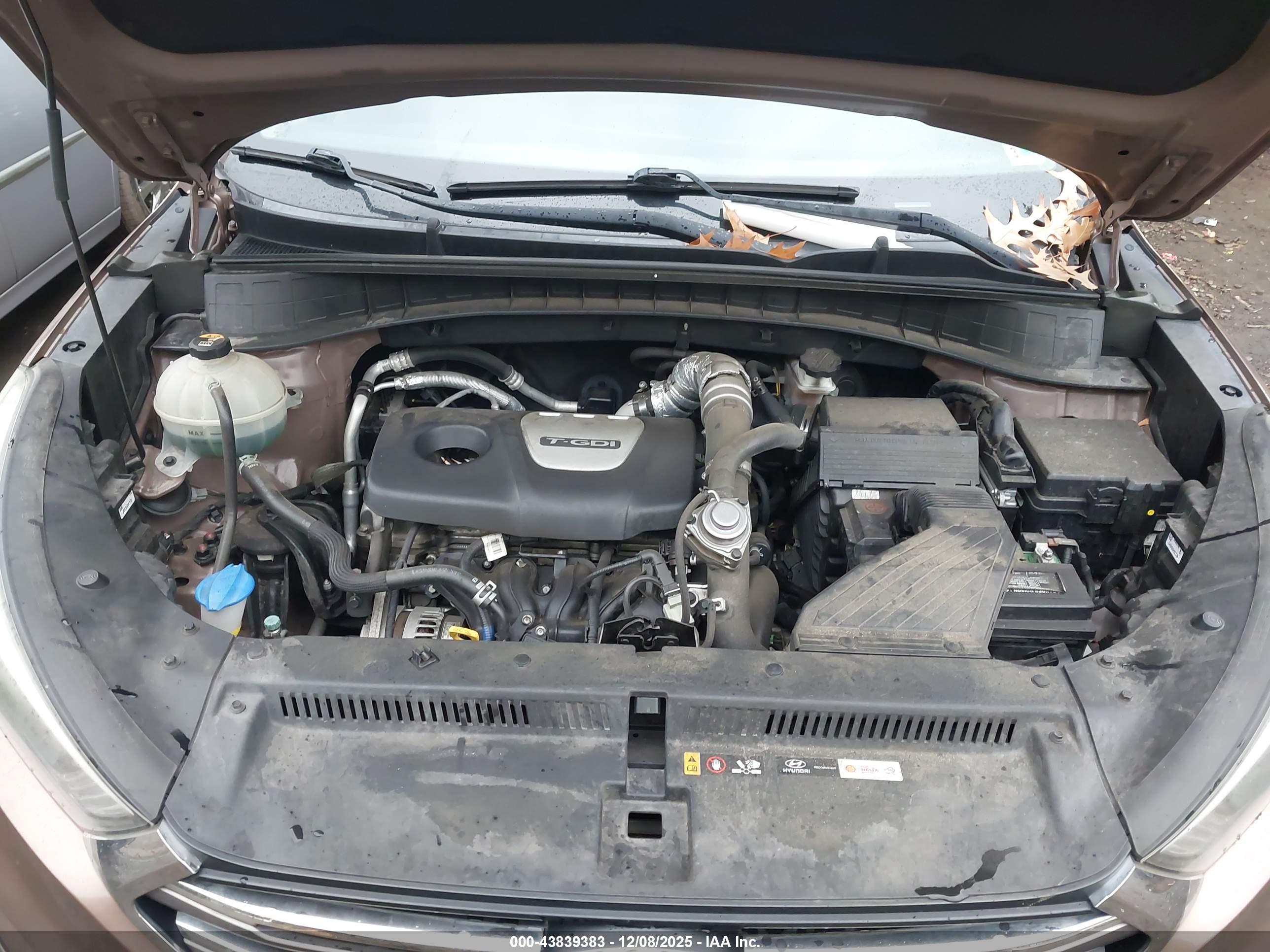 HYUNDAI TUCSON image 10