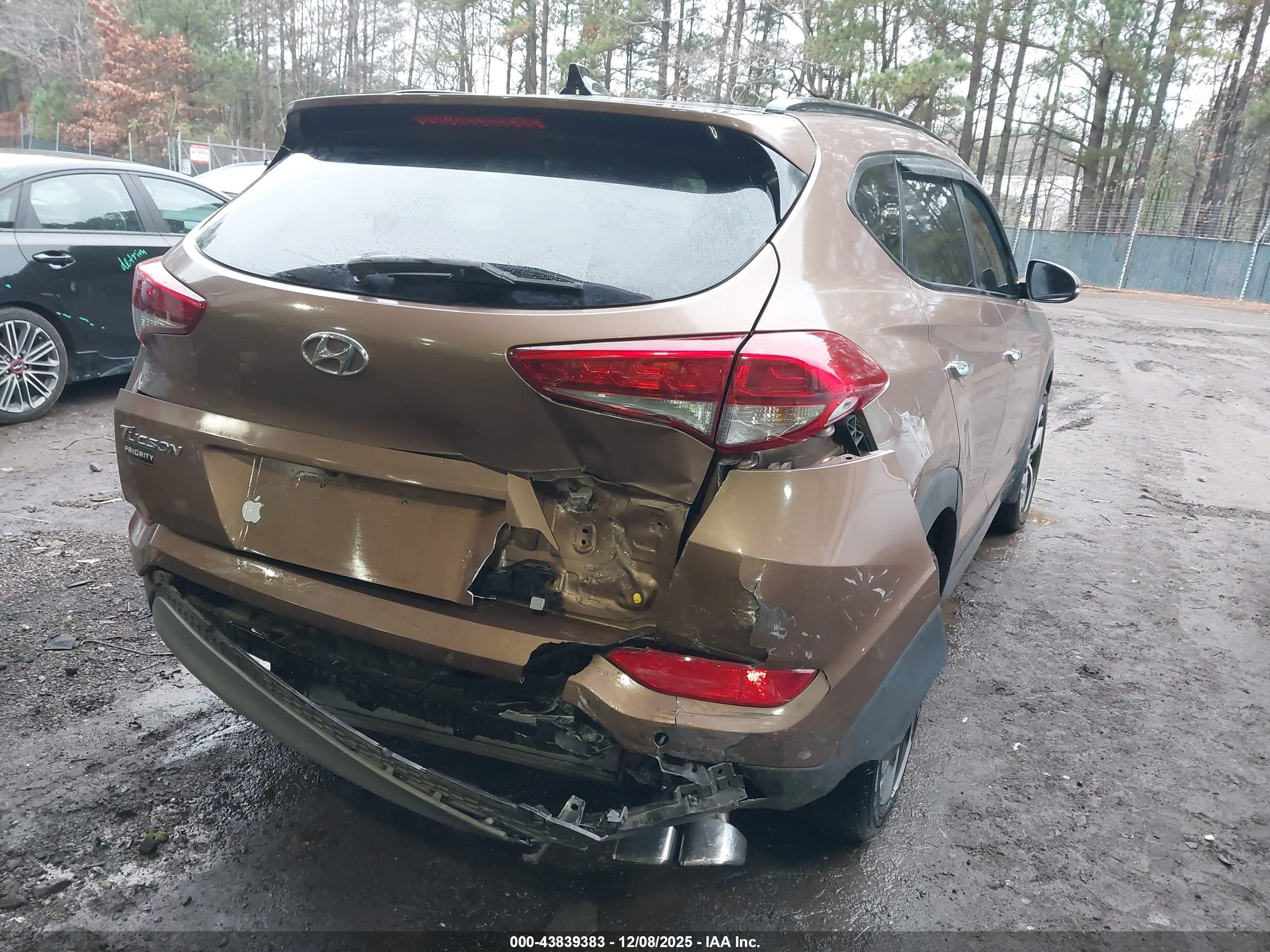 HYUNDAI TUCSON image 4