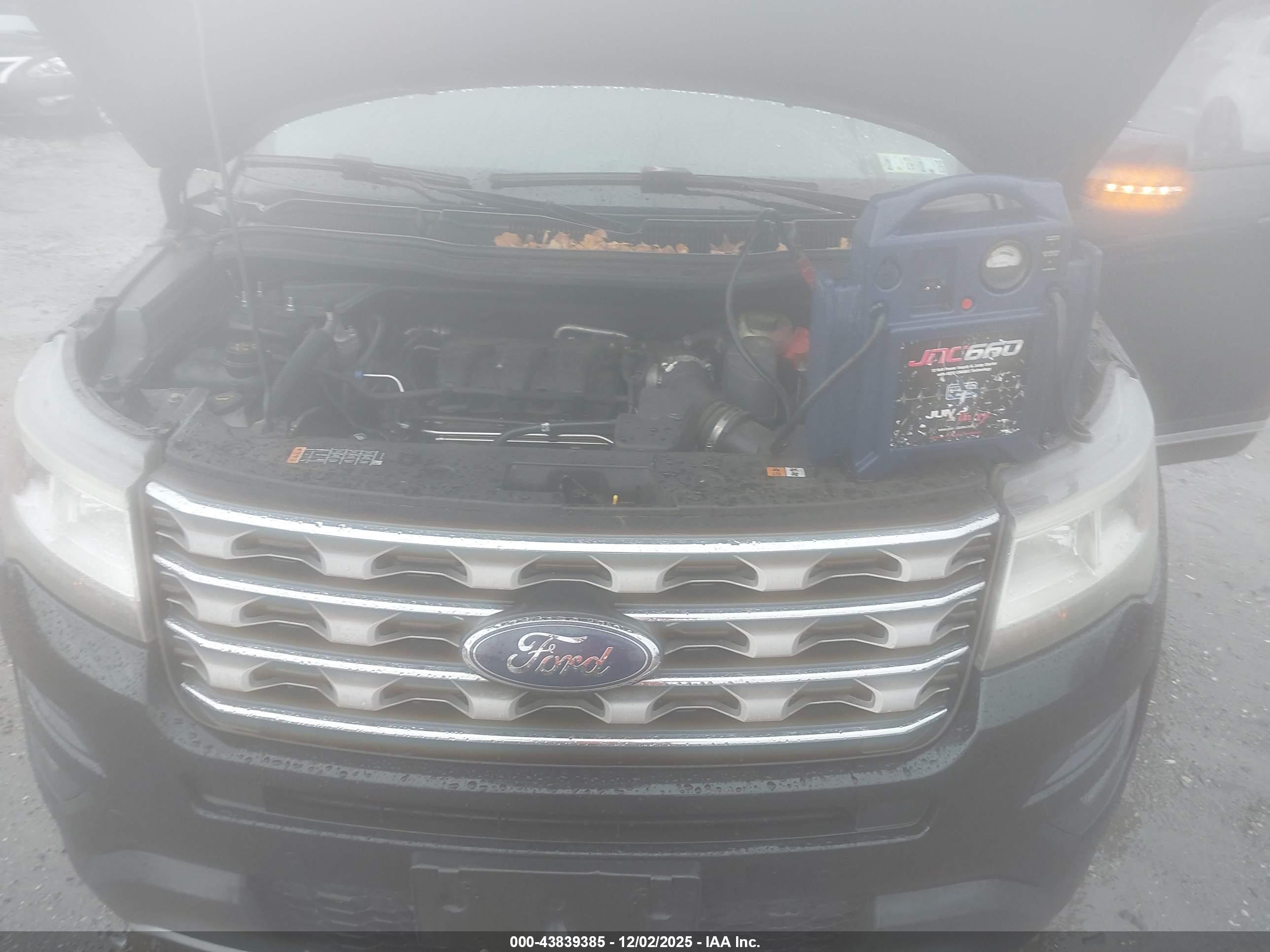 FORD EXPLORER image 10