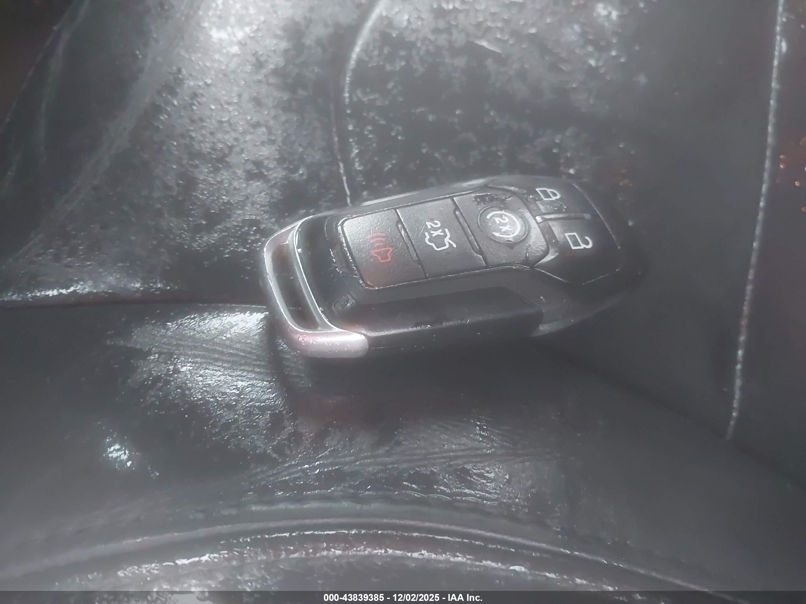 FORD EXPLORER image 11