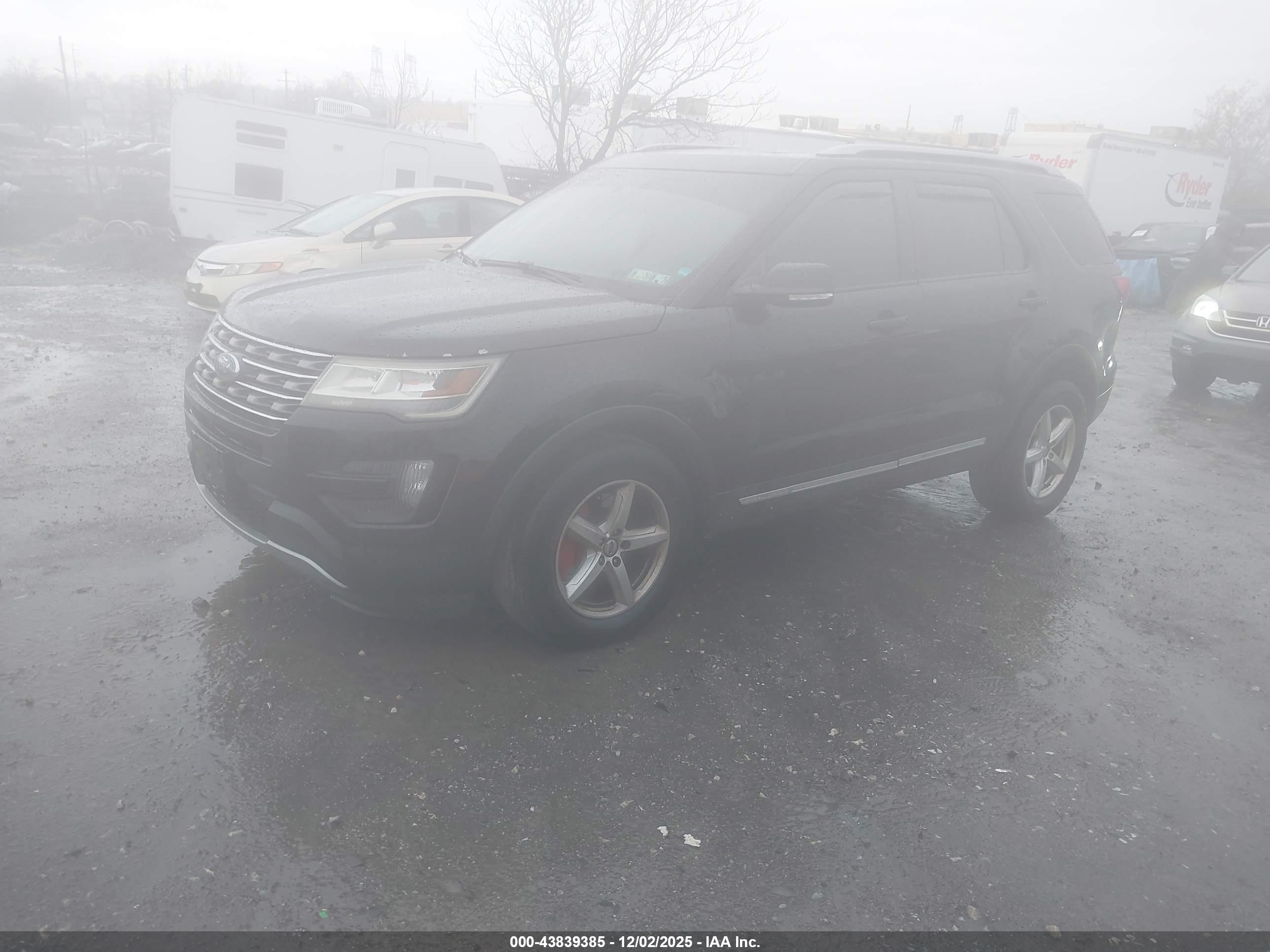 FORD EXPLORER image 2