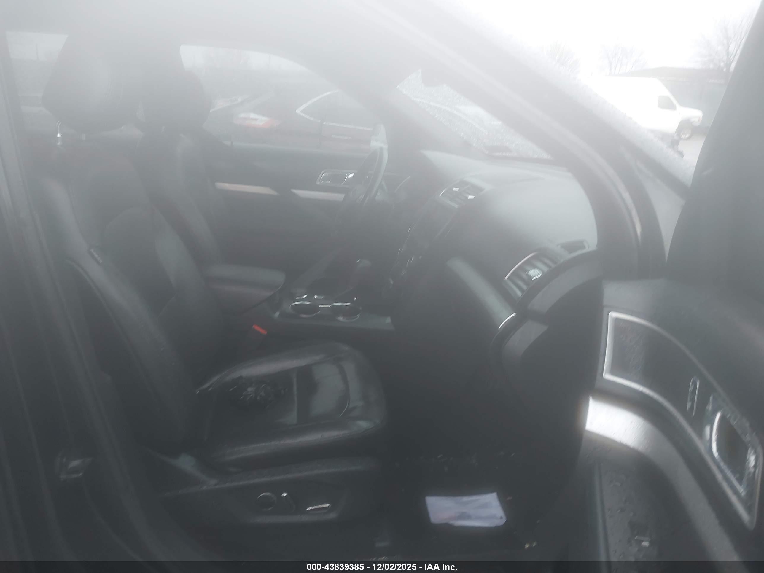FORD EXPLORER image 5