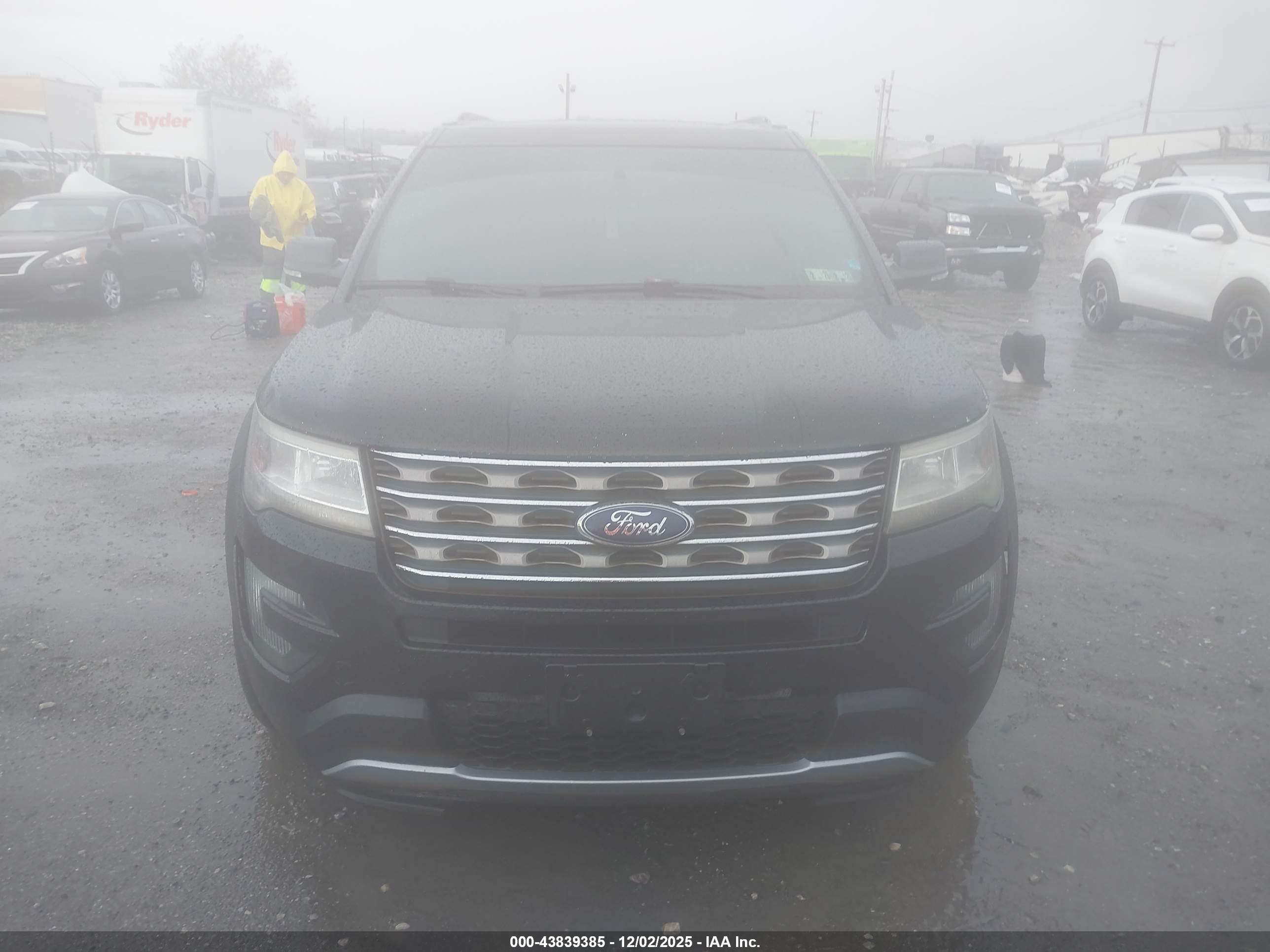 FORD EXPLORER image 6