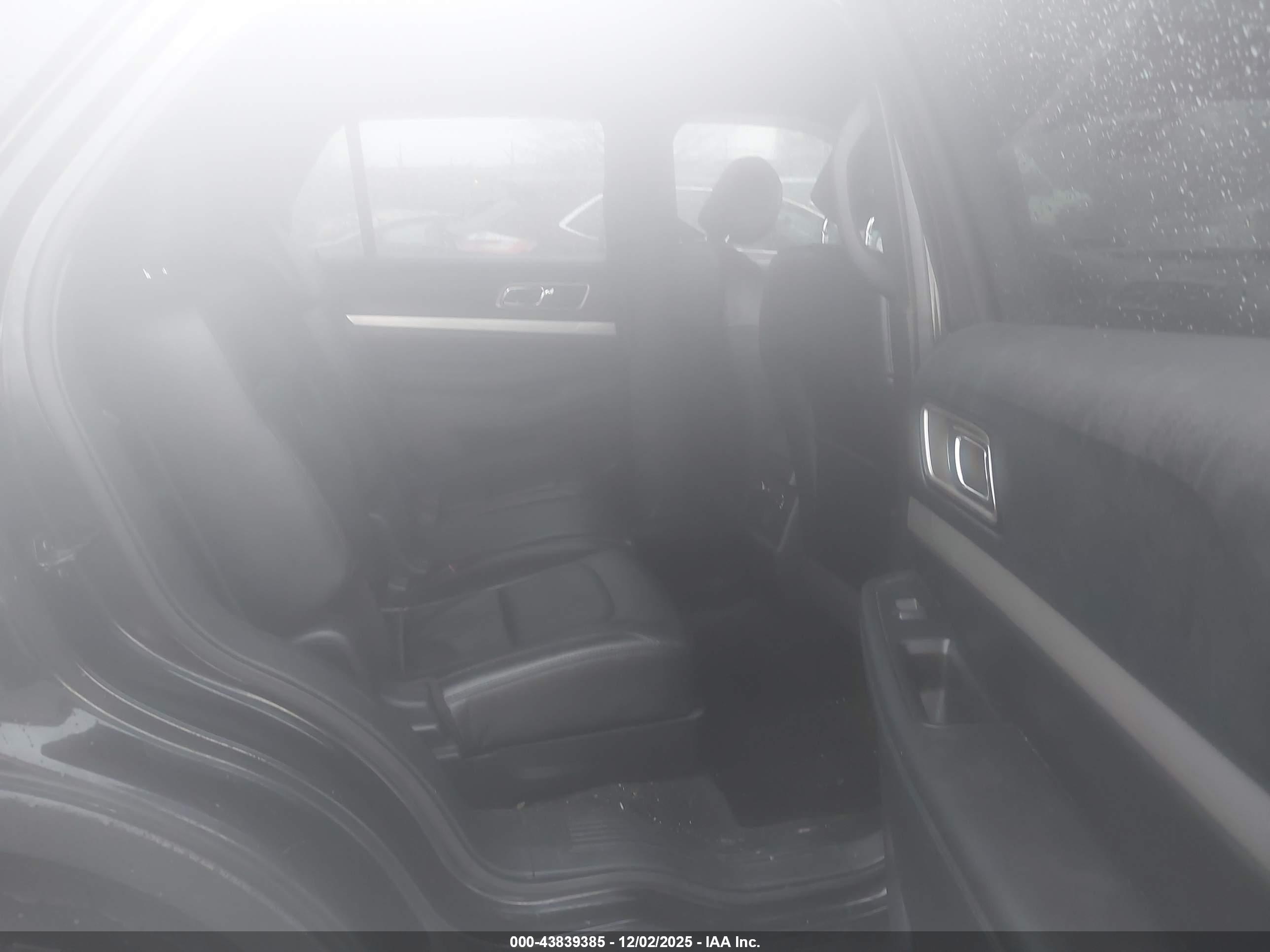 FORD EXPLORER image 8