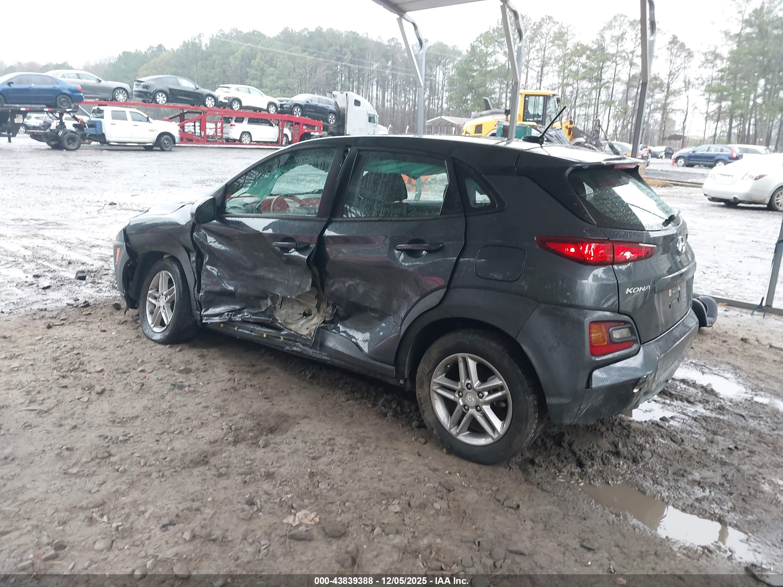 HYUNDAI KONA image 3