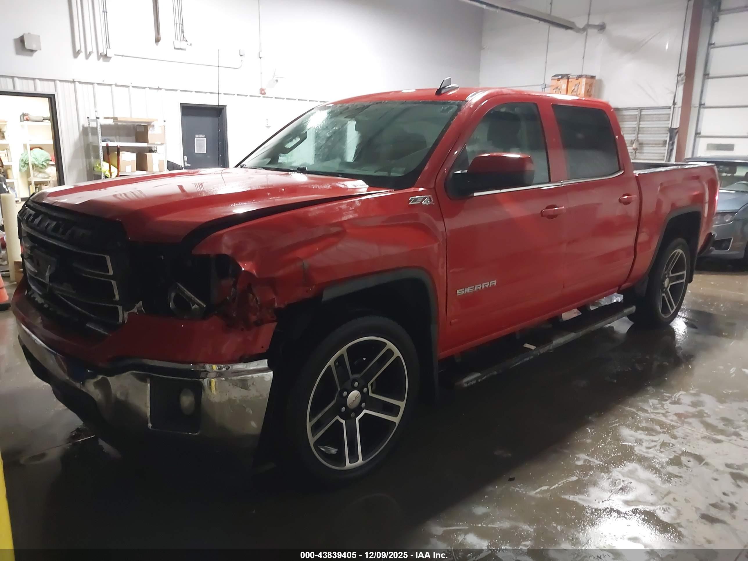 GMC SIERRA image 2