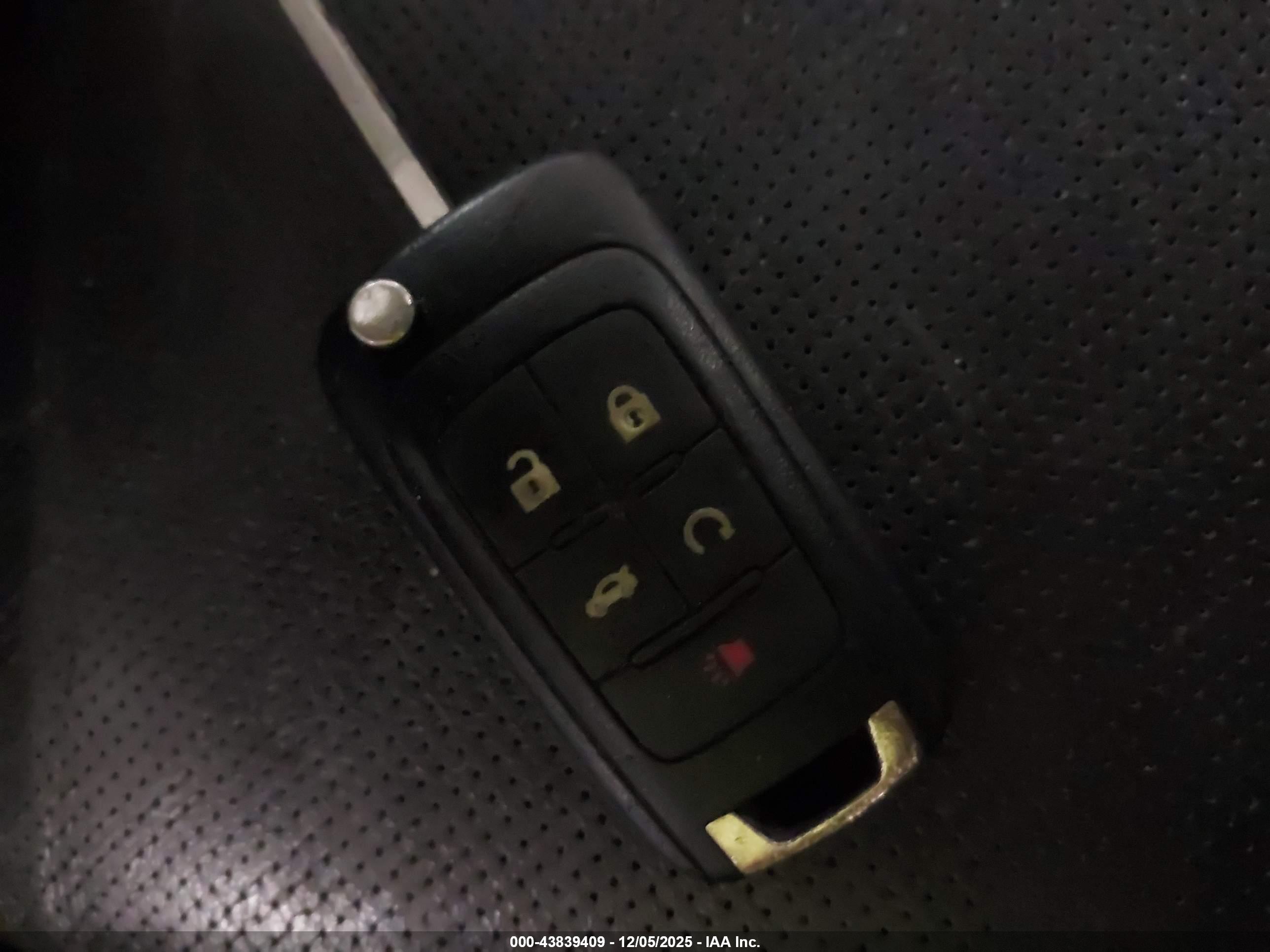 CHEVROLET EQUINOX image 11